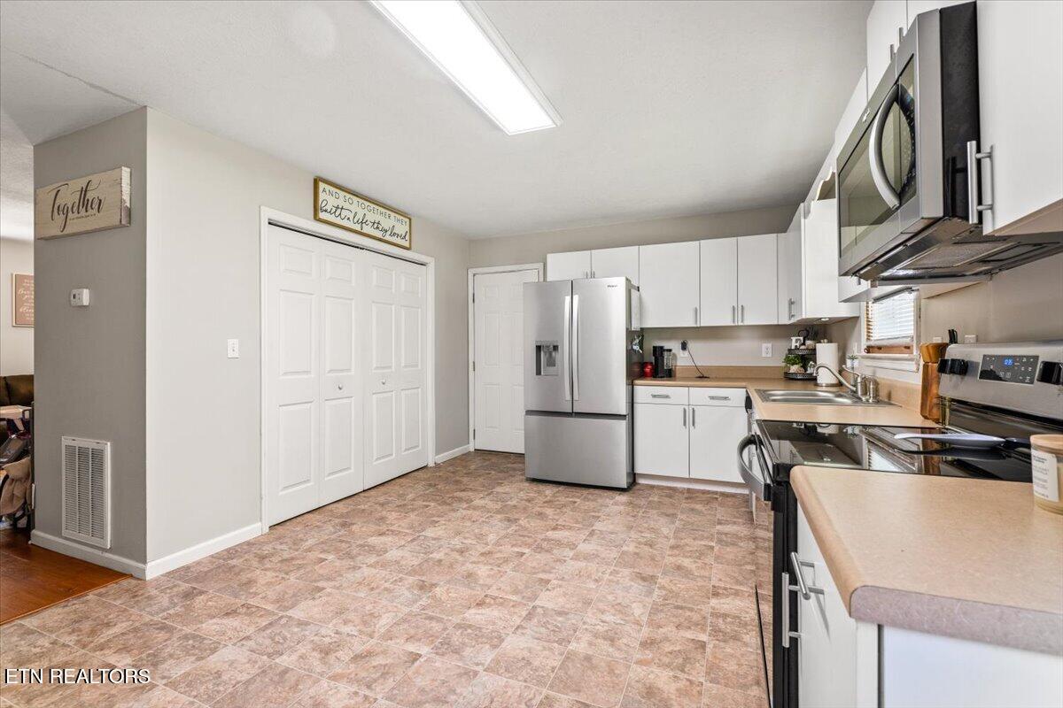 146 Sandy Hill Road Lafollette TN 37766