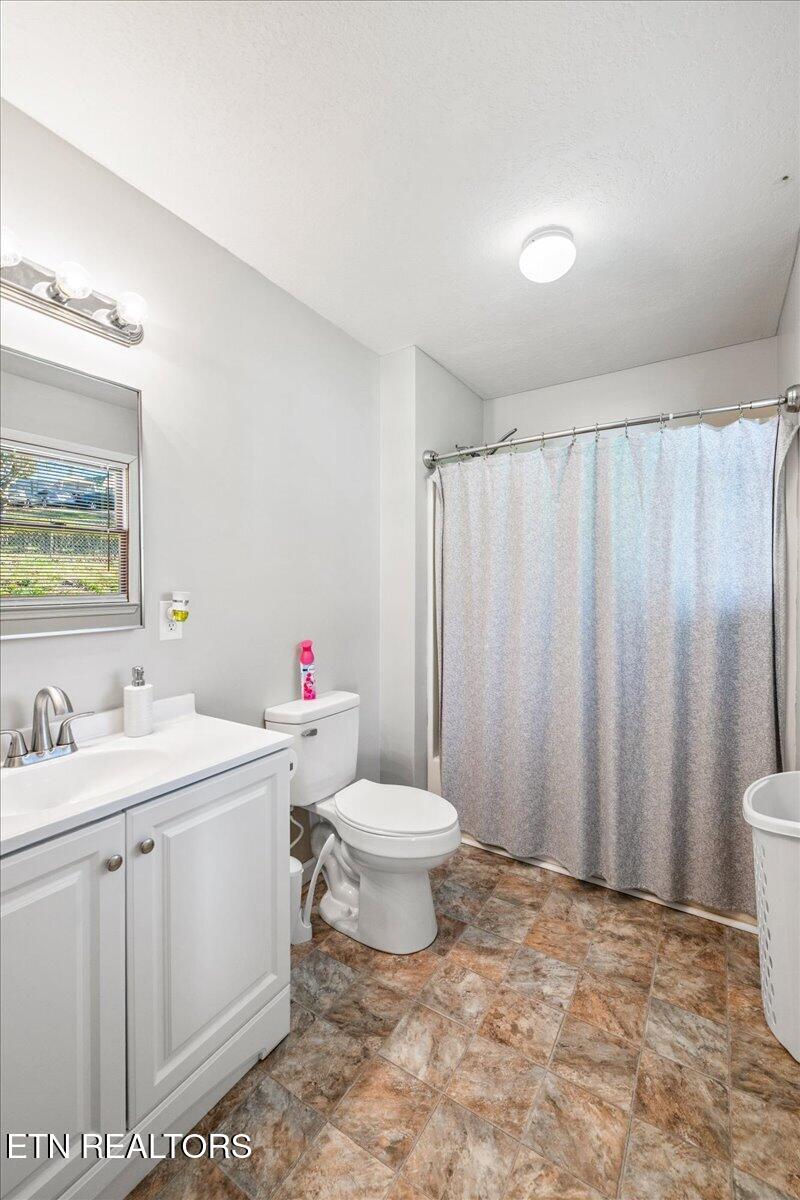 146 Sandy Hill Road Lafollette TN 37766