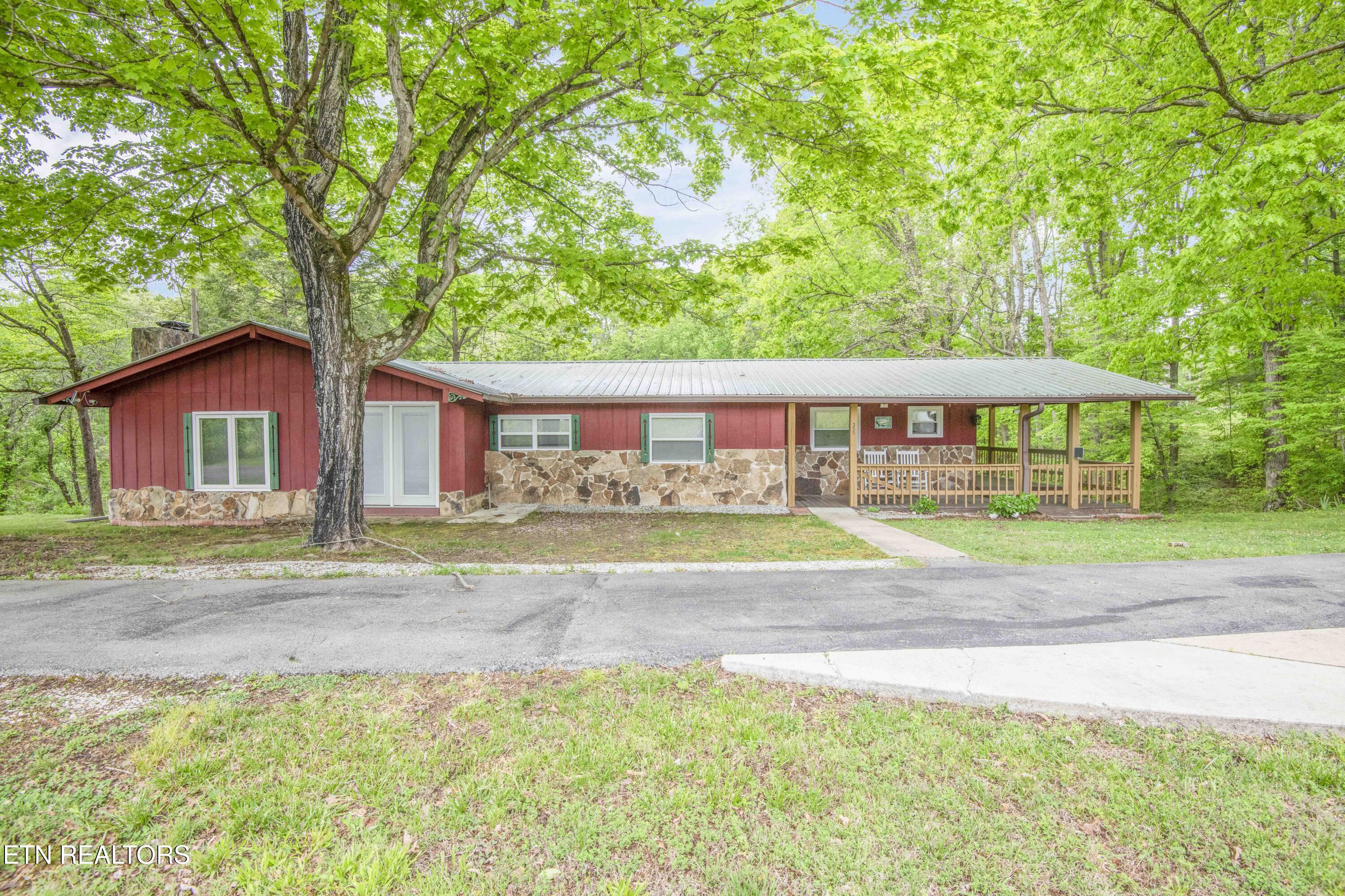 355 Eli Lane Oneida TN 37841