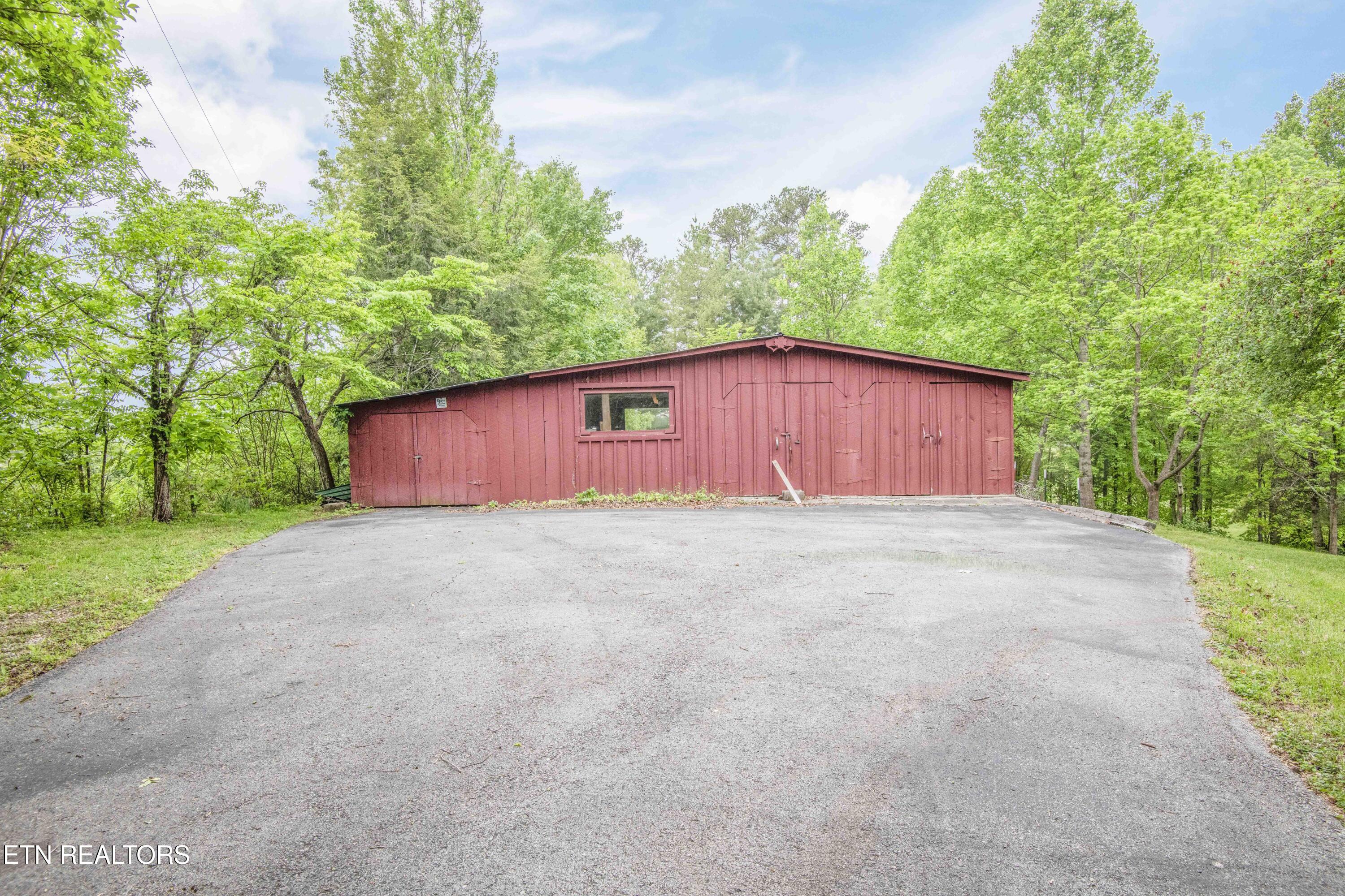 355 Eli Lane Oneida TN 37841