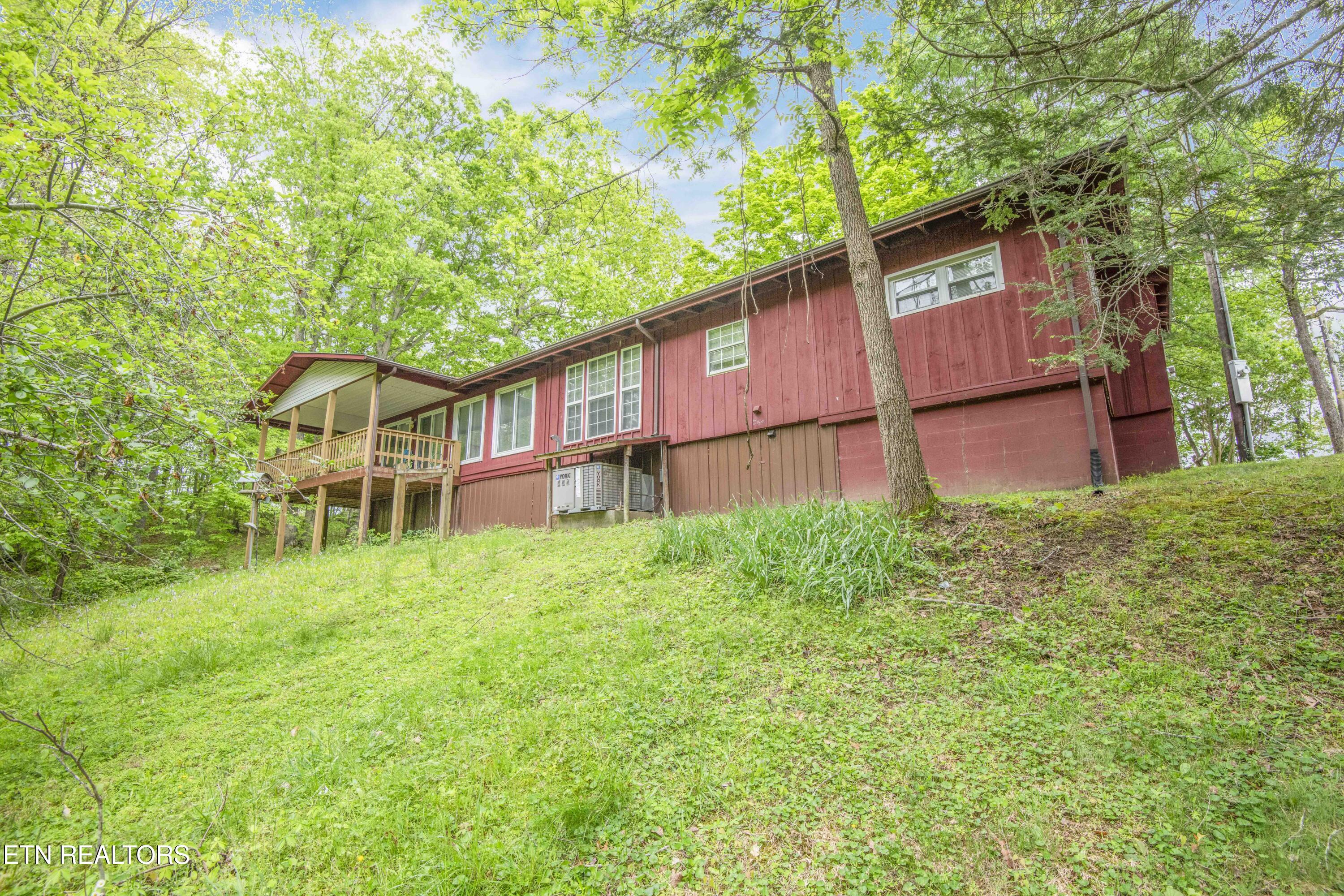 355 Eli Lane Oneida TN 37841