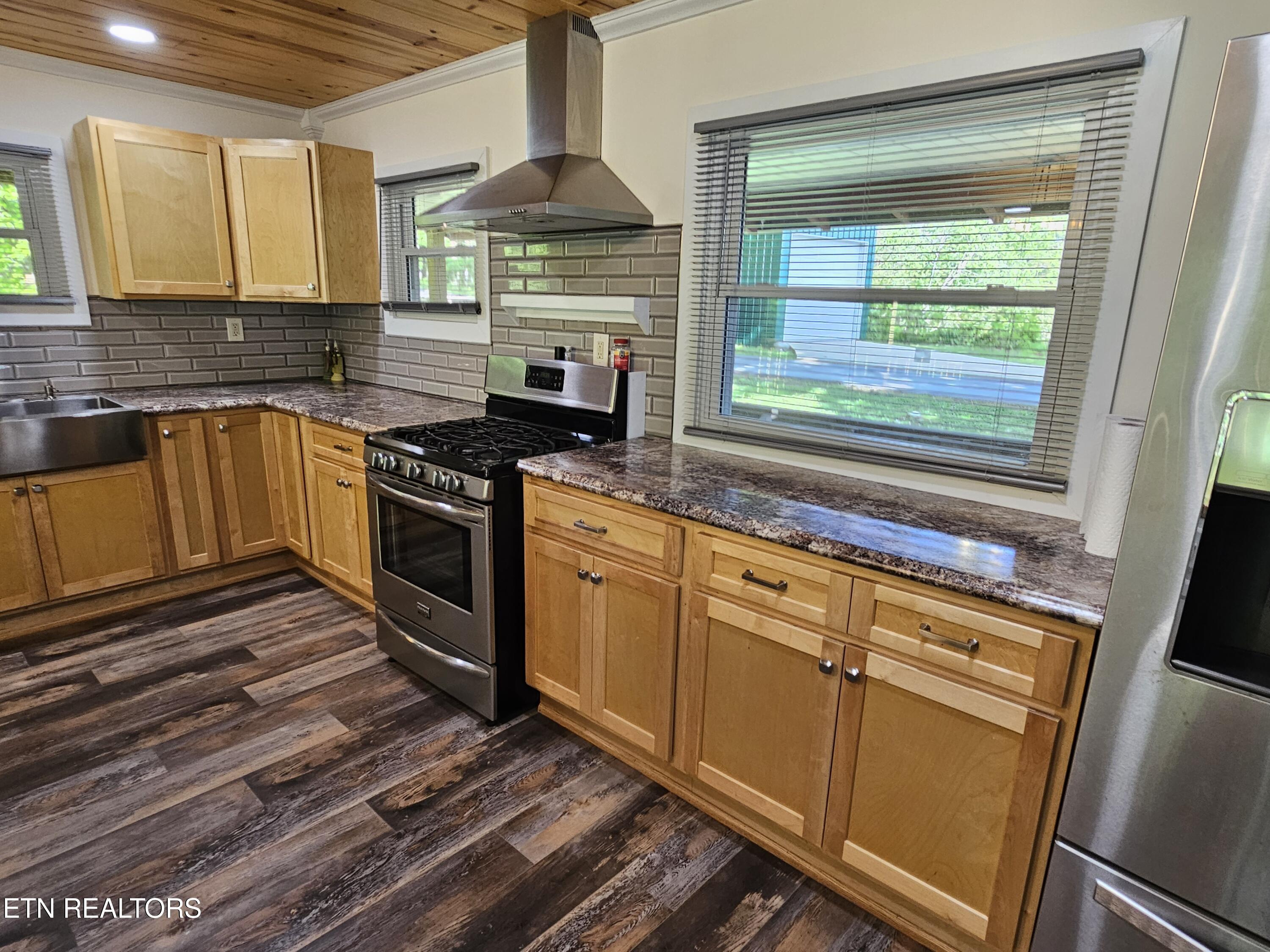 355 Eli Lane Oneida TN 37841
