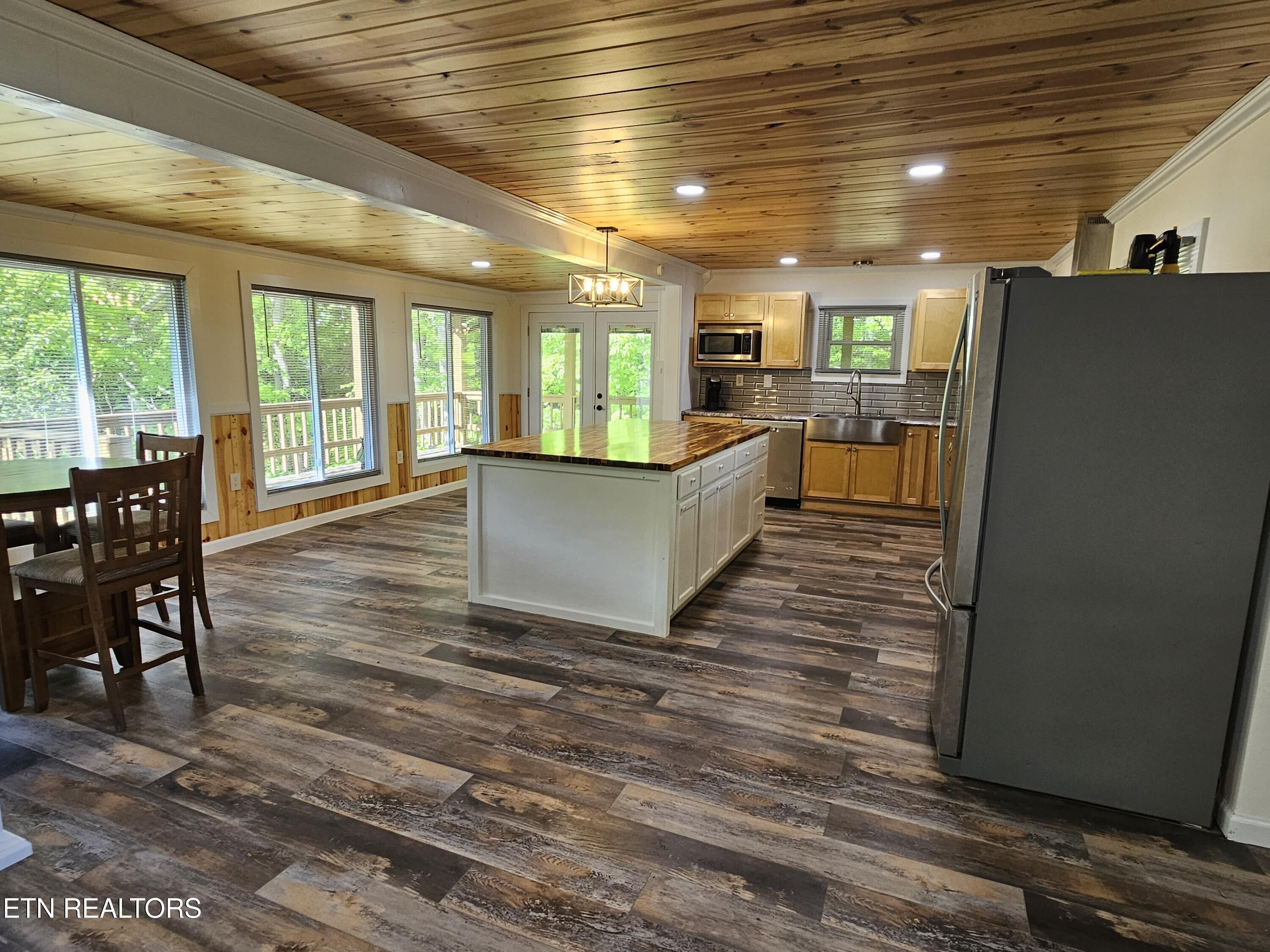 355 Eli Lane Oneida TN 37841