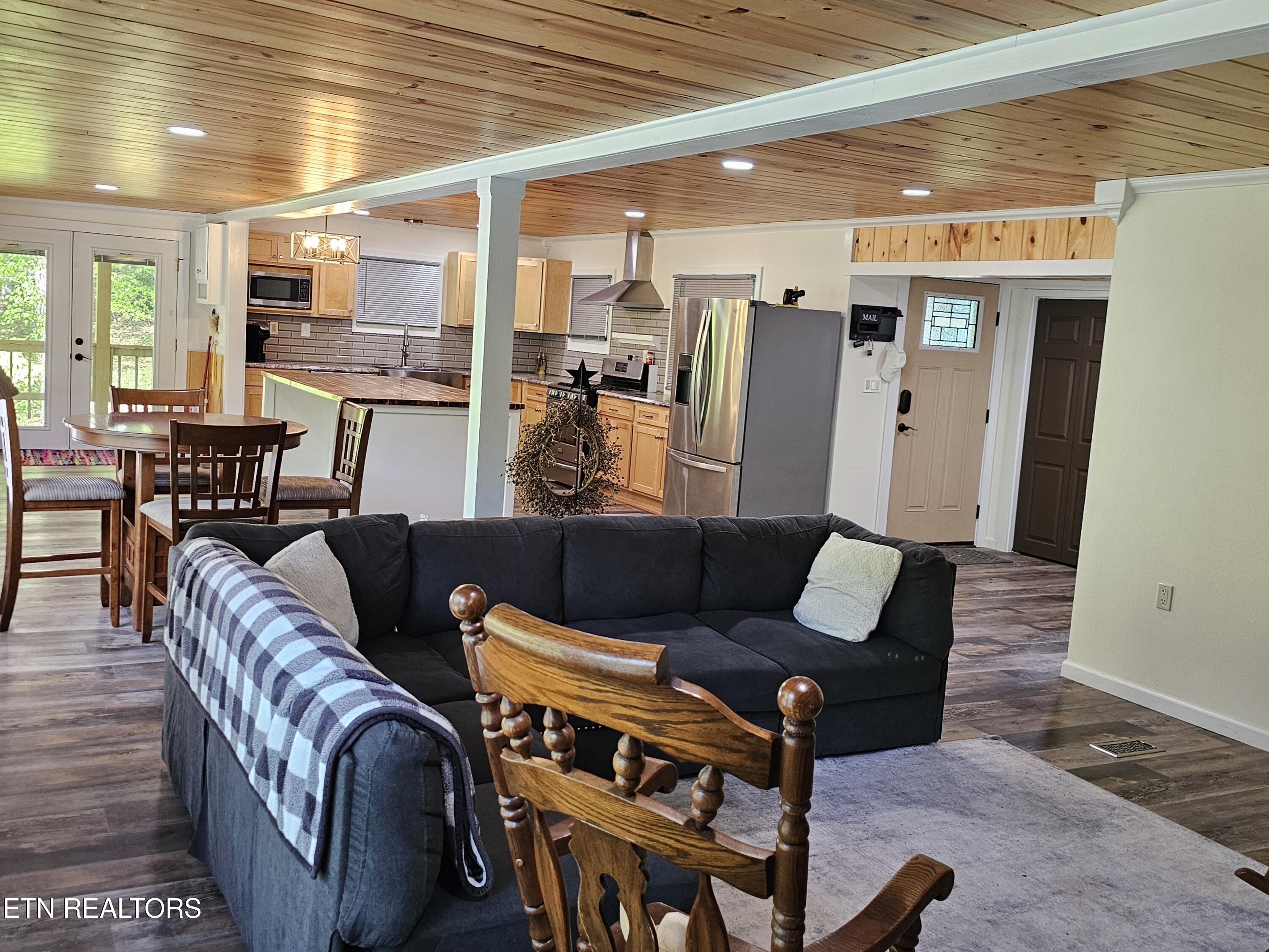 355 Eli Lane Oneida TN 37841