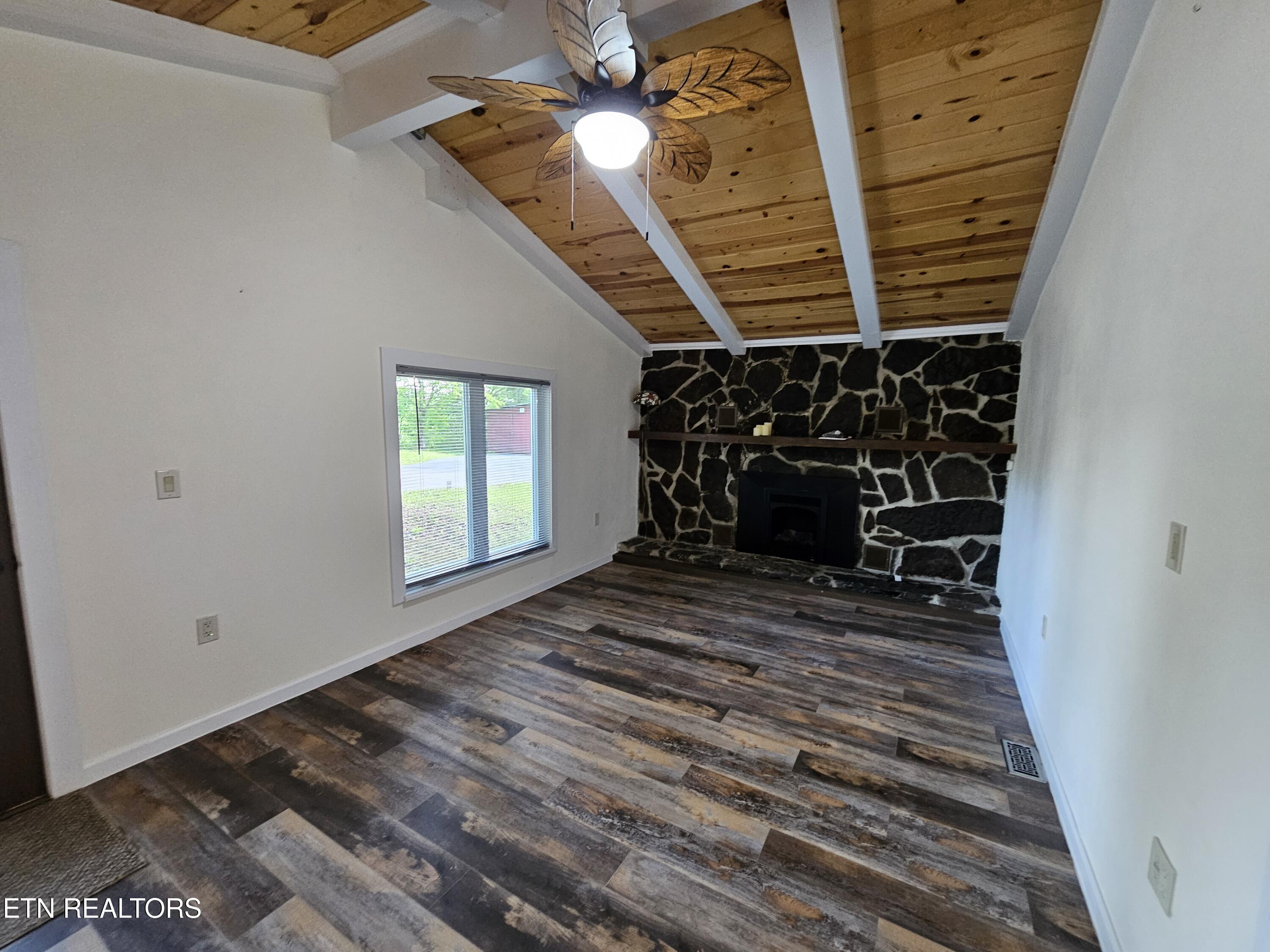 355 Eli Lane Oneida TN 37841