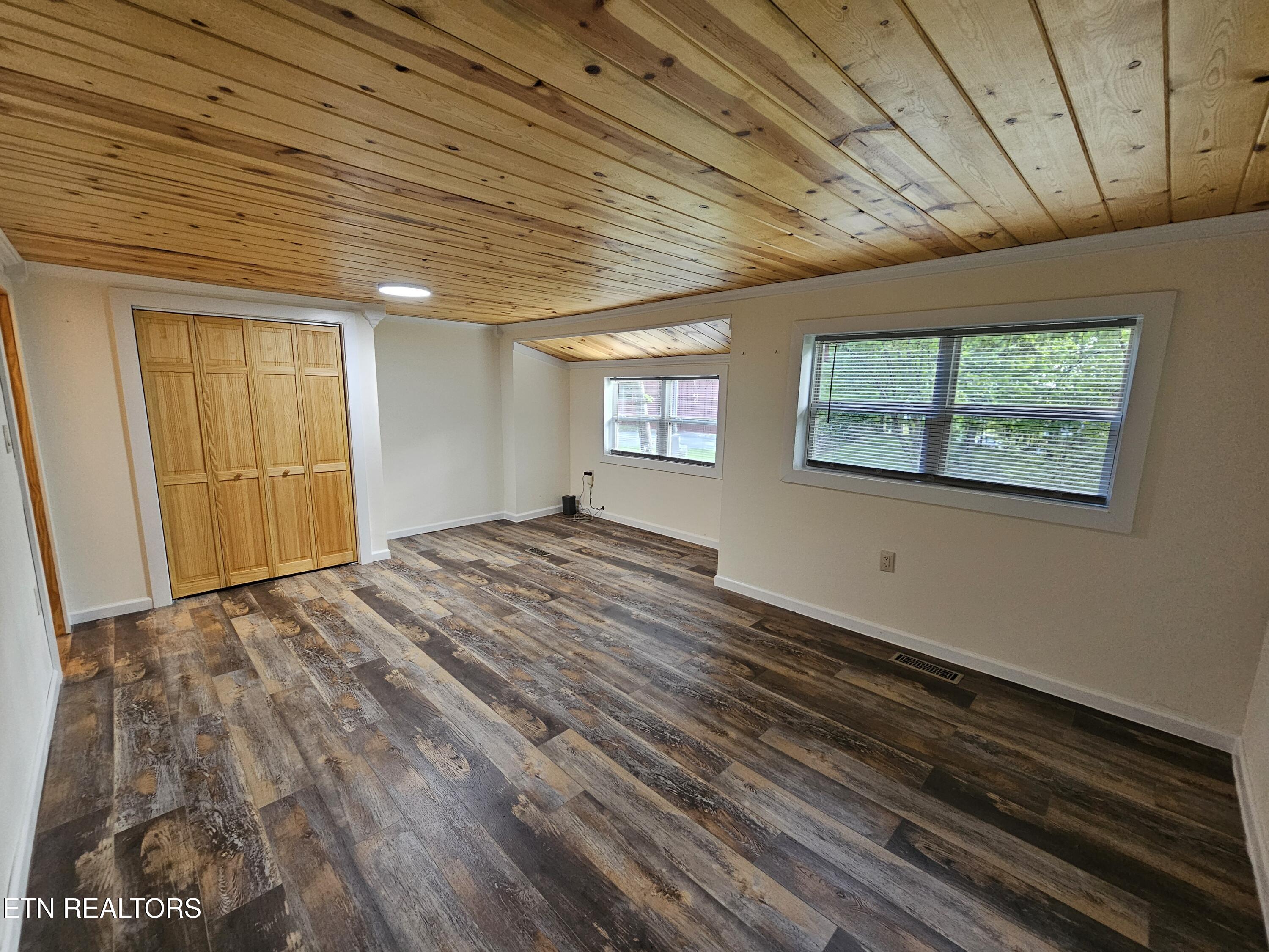 355 Eli Lane Oneida TN 37841