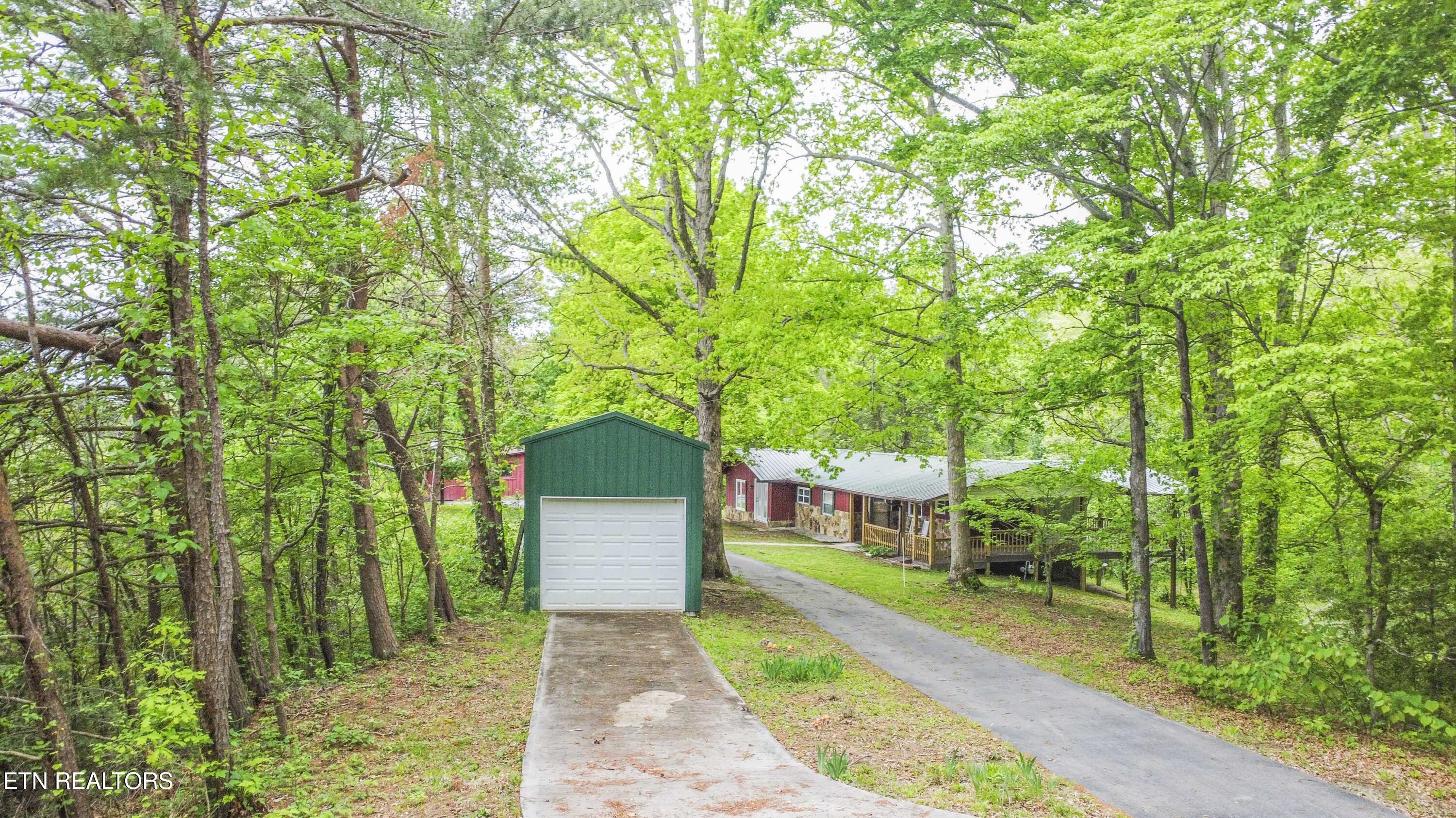 355 Eli Lane Oneida TN 37841