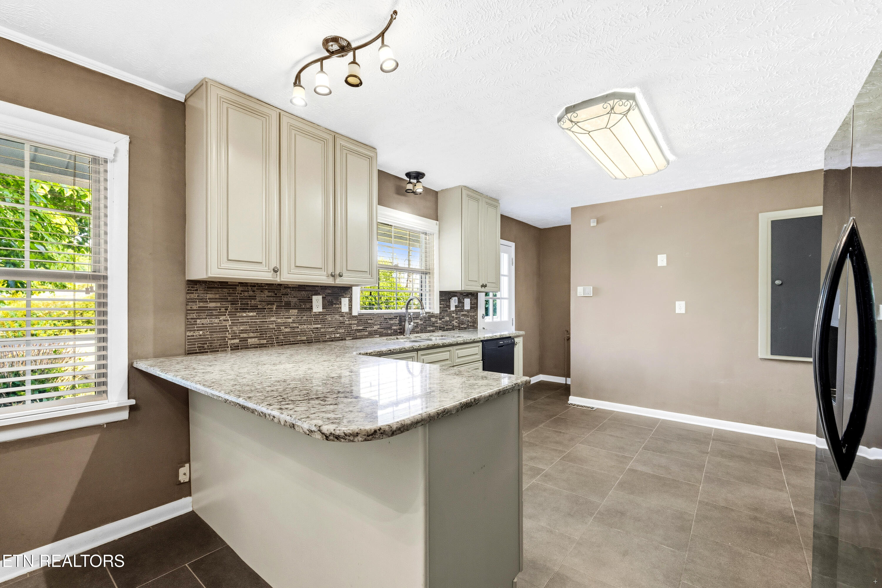 1141 Sanders Road Knoxville TN 37923