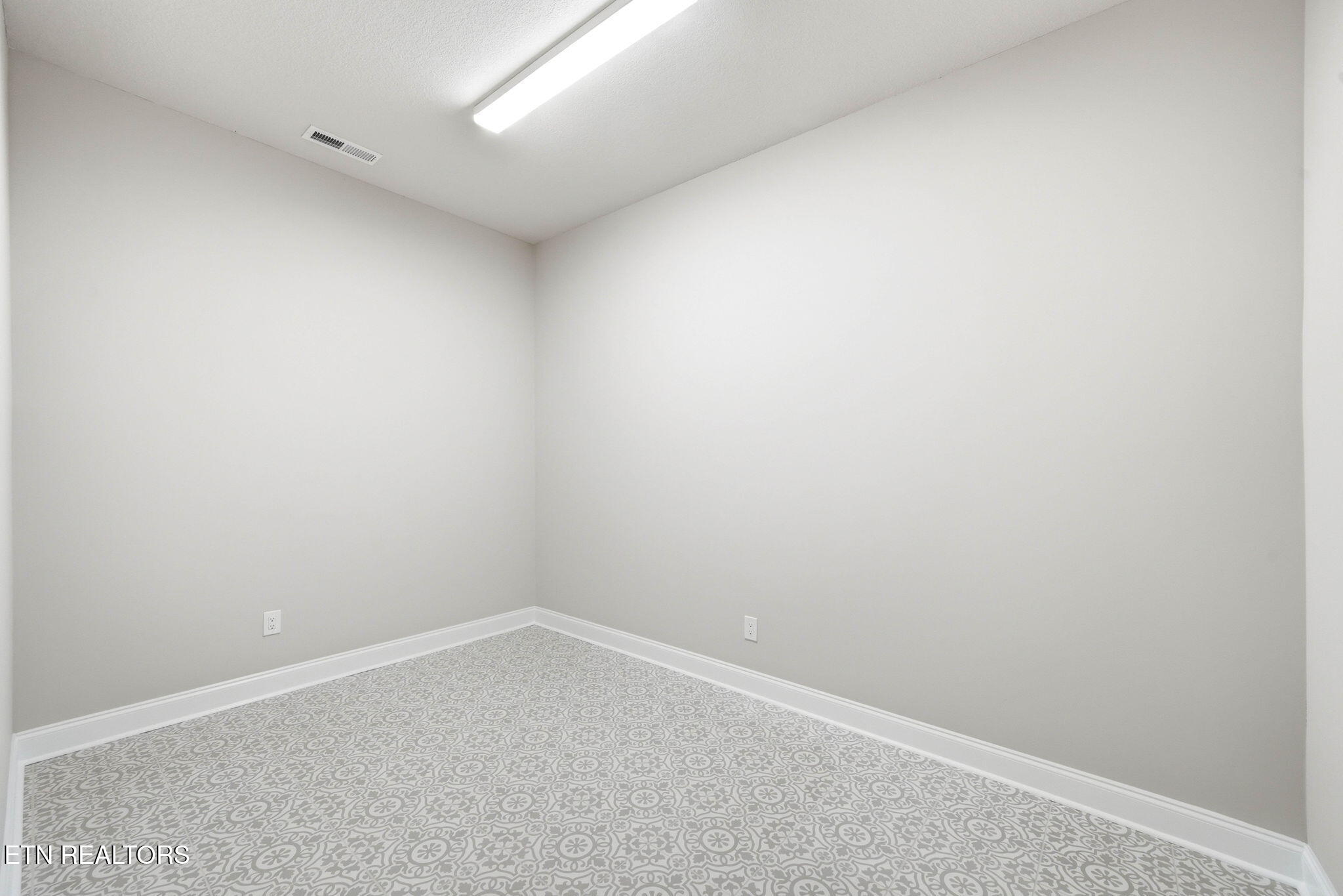 1853 Calgary Falls Lane Knoxville TN 37931