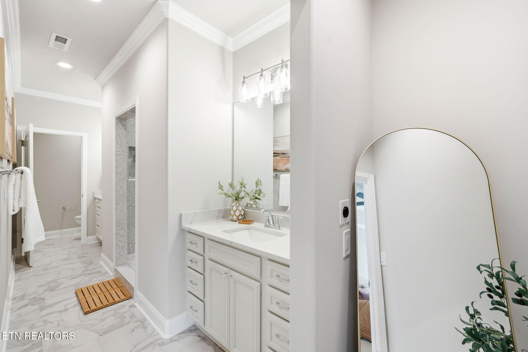 1853 Calgary Falls Lane Knoxville TN 37931