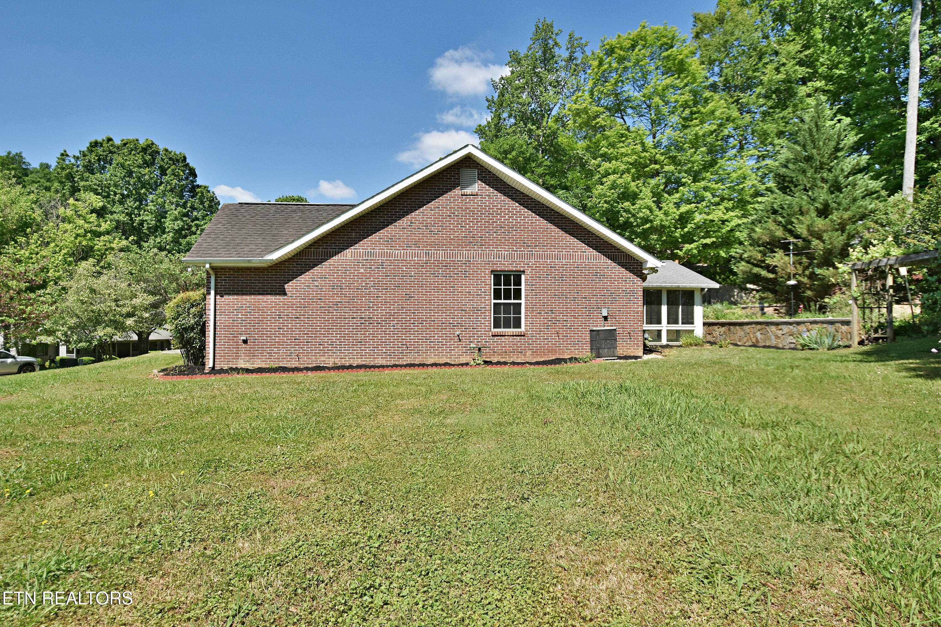 349 Fallen Oak Circle Seymour TN 37865