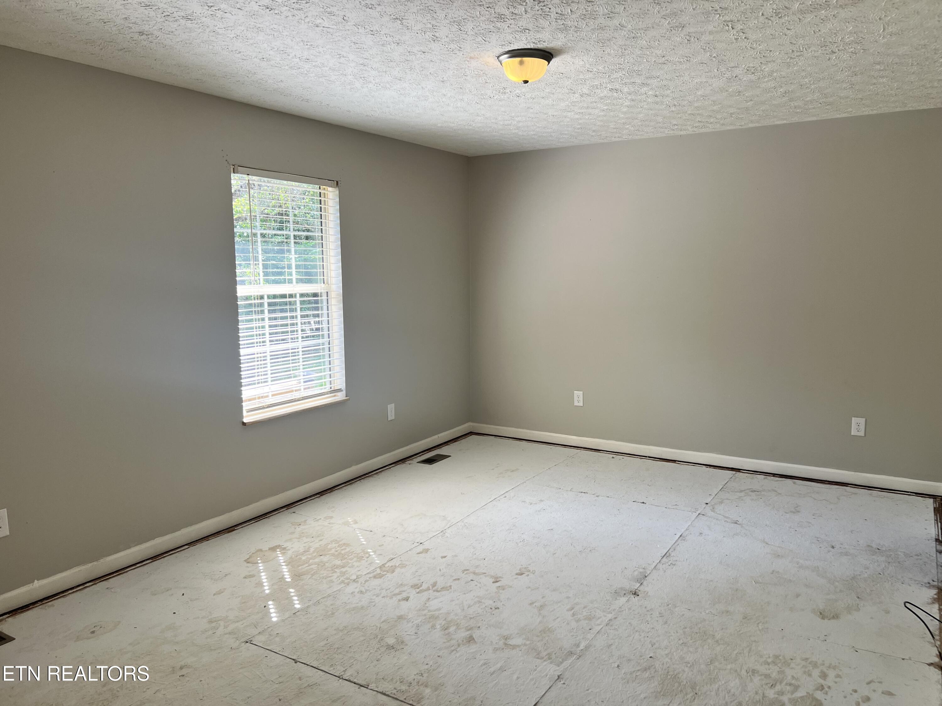 1455 Davis Chapel Road Lafollette TN 37766
