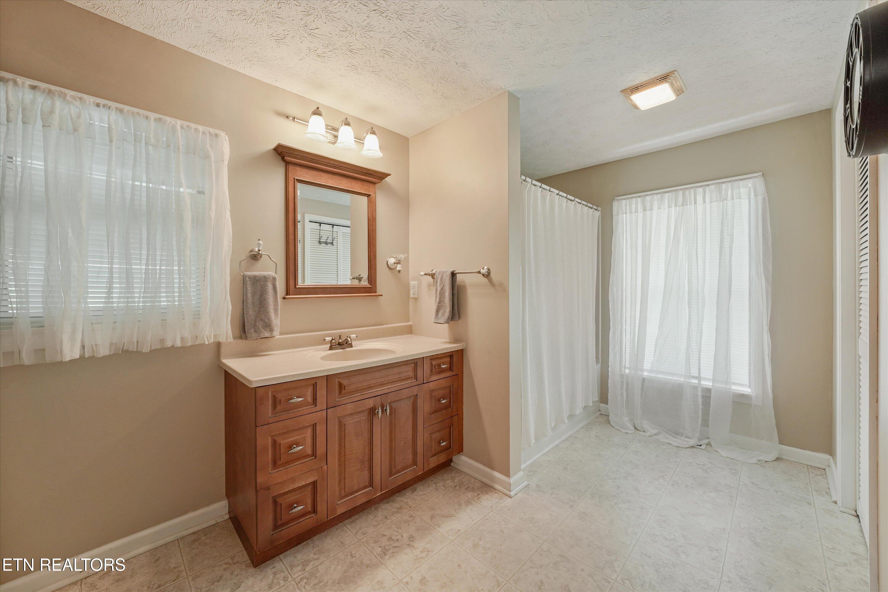 127 Mountain Road Oliver Springs TN 37840