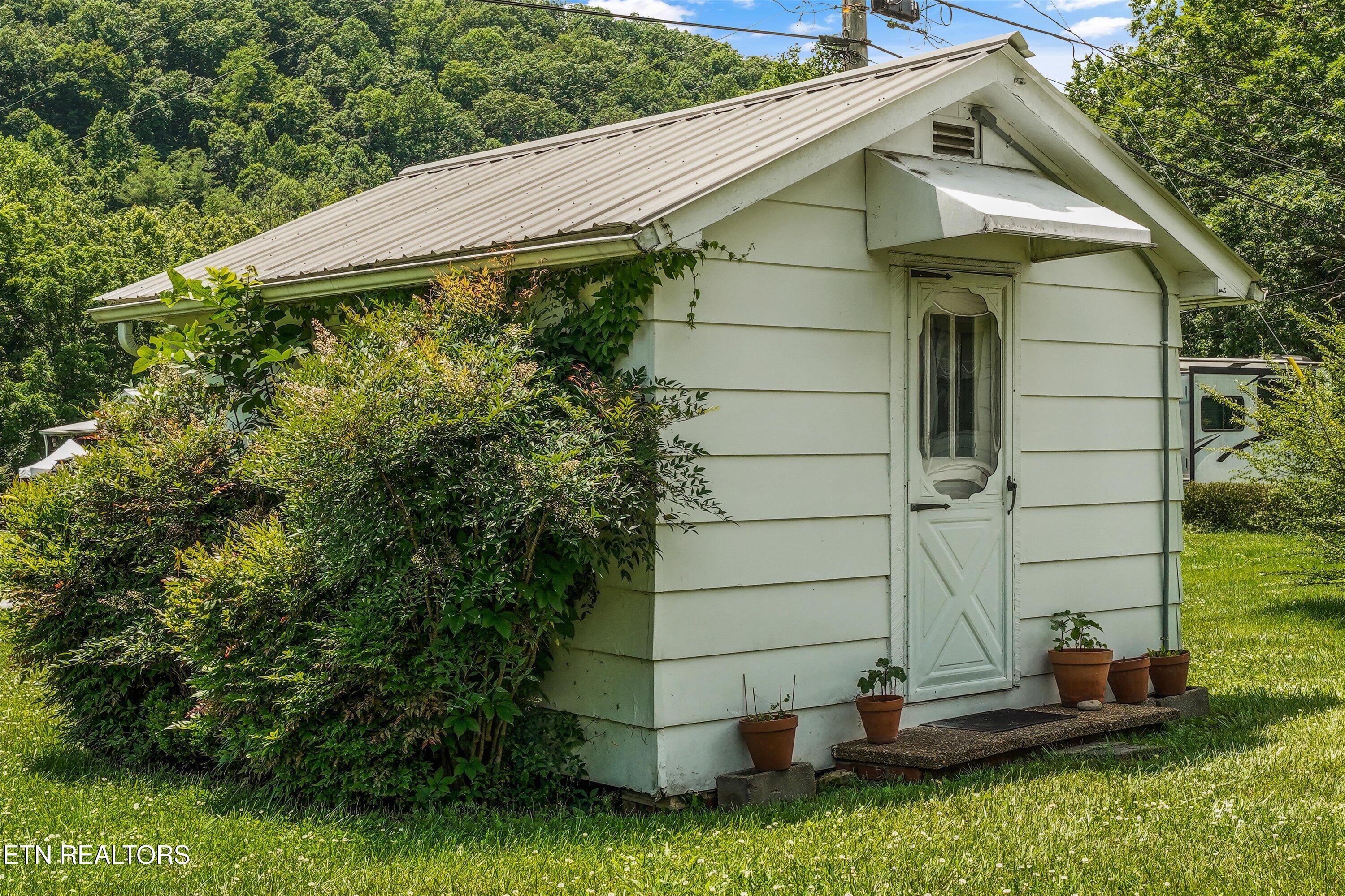 127 Mountain Road Oliver Springs TN 37840