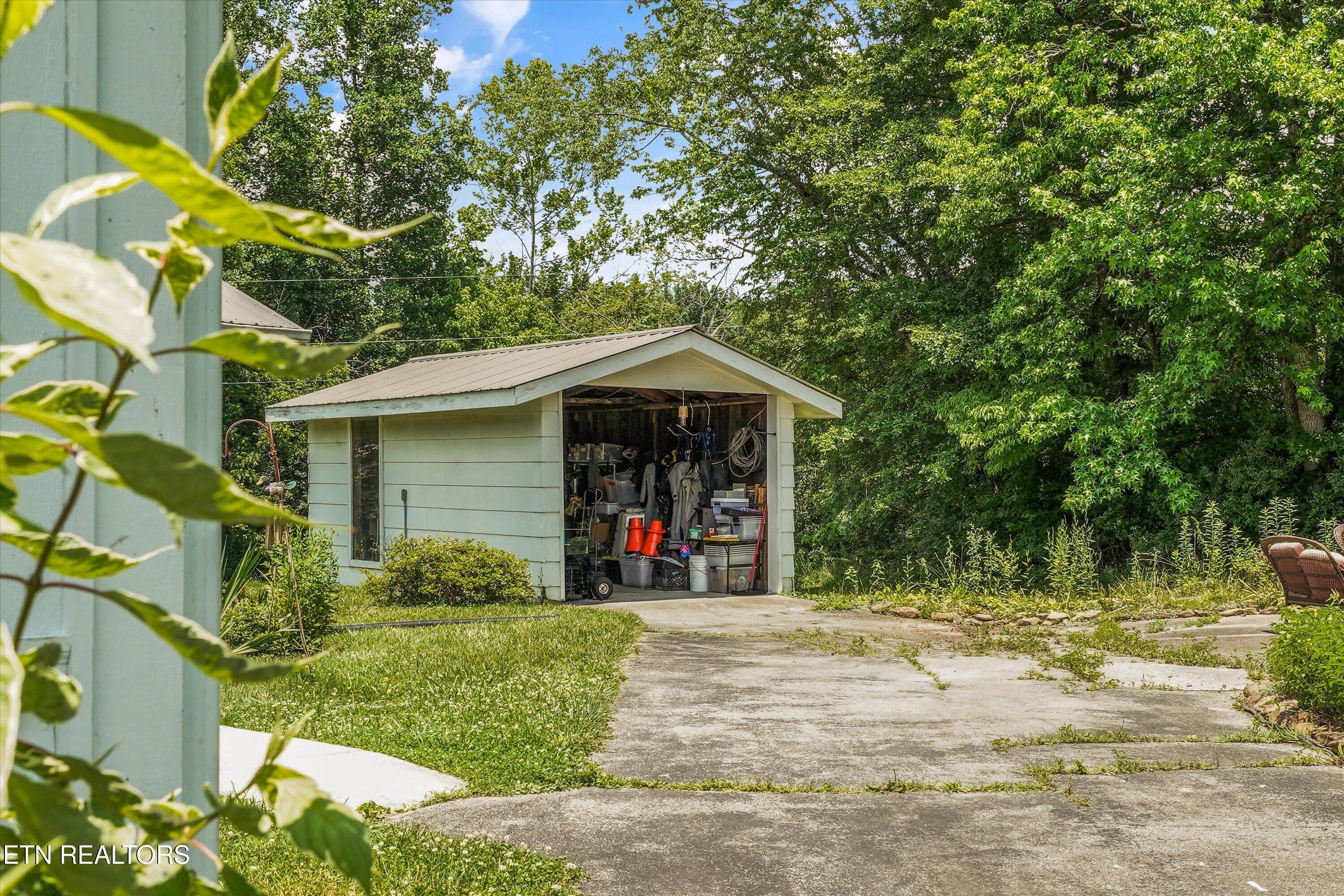 127 Mountain Road Oliver Springs TN 37840