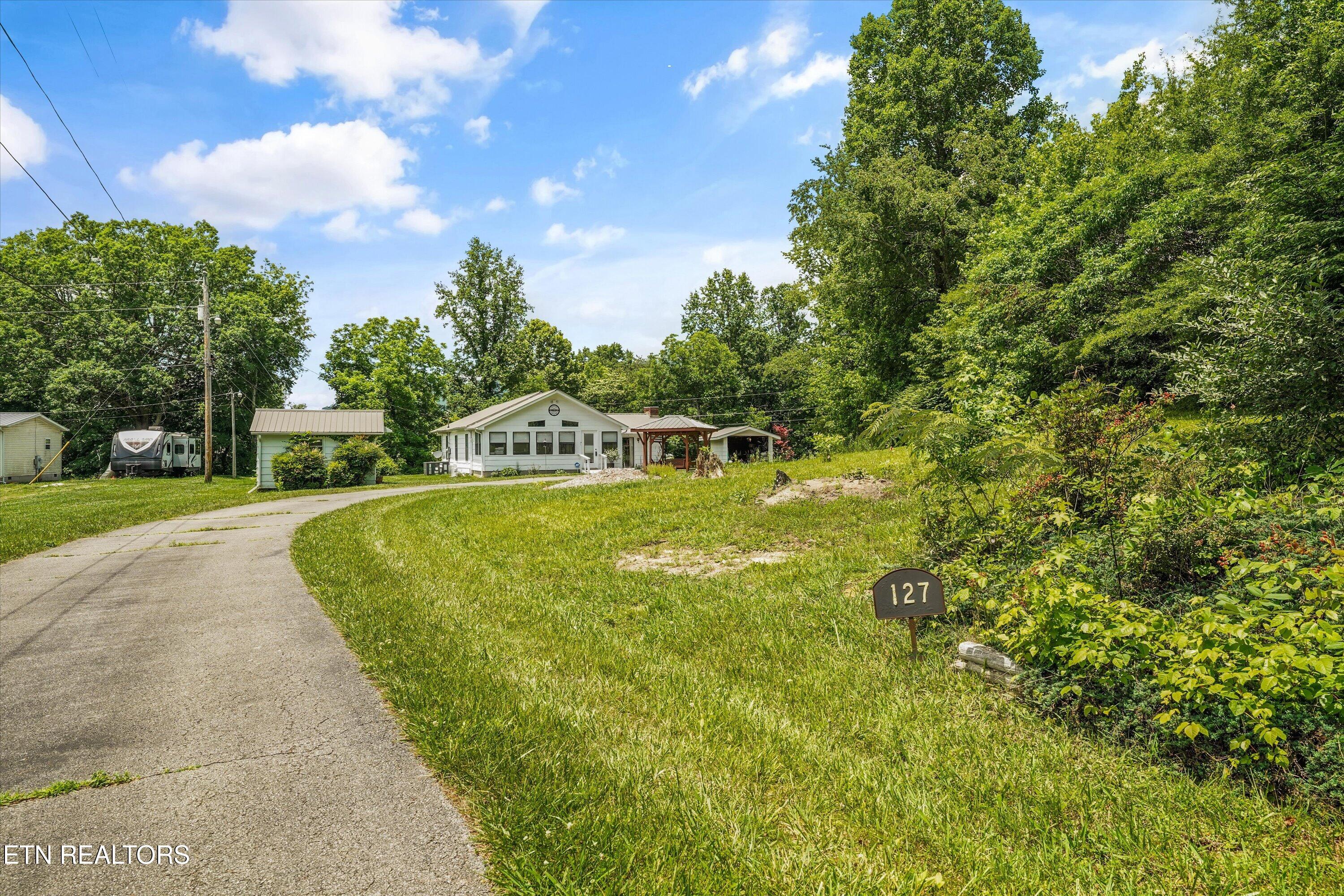 127 Mountain Road Oliver Springs TN 37840