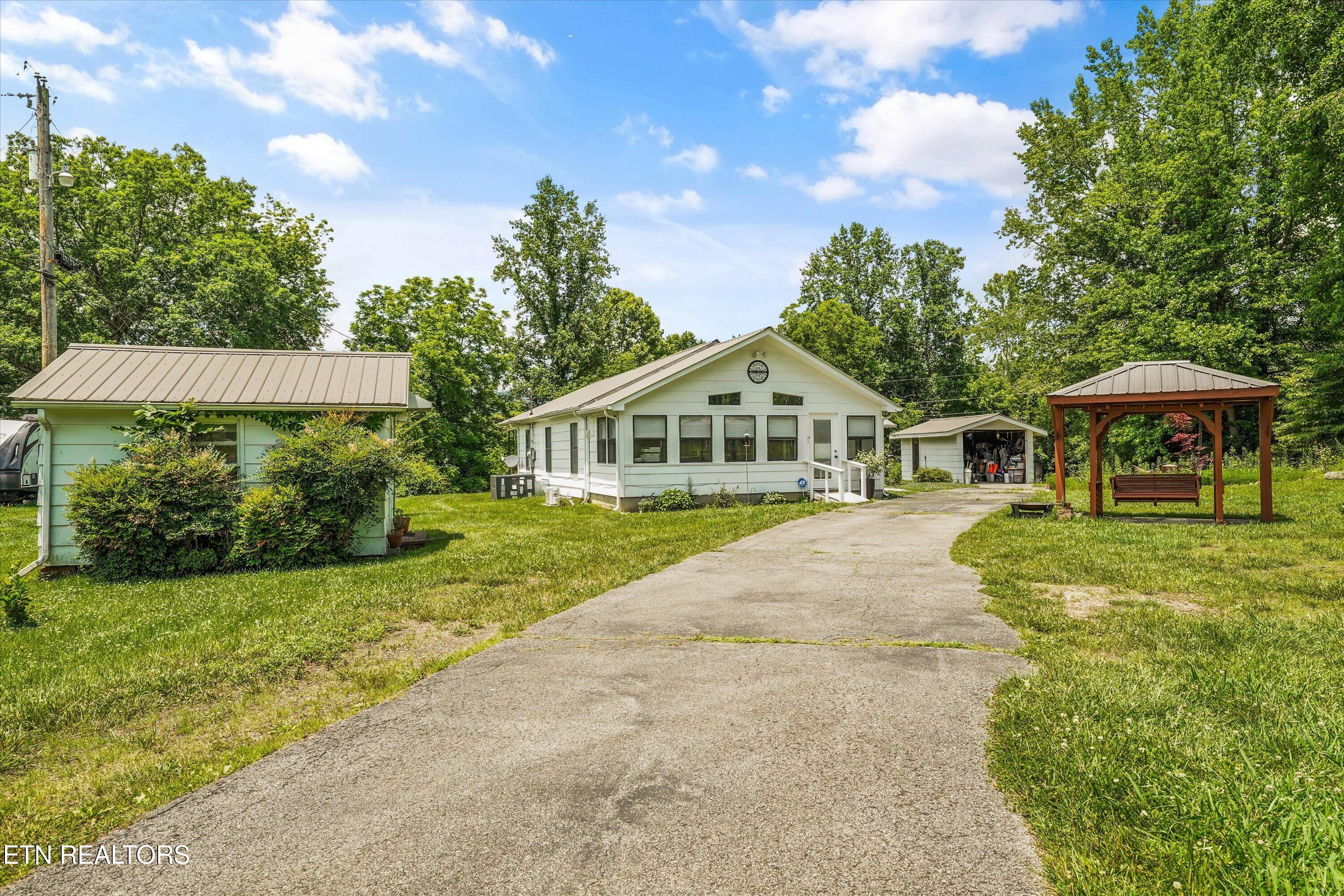 127 Mountain Road Oliver Springs TN 37840