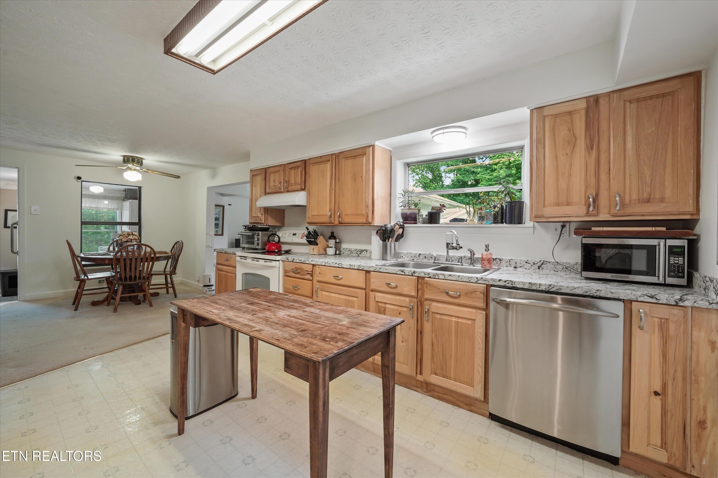 127 Mountain Road Oliver Springs TN 37840