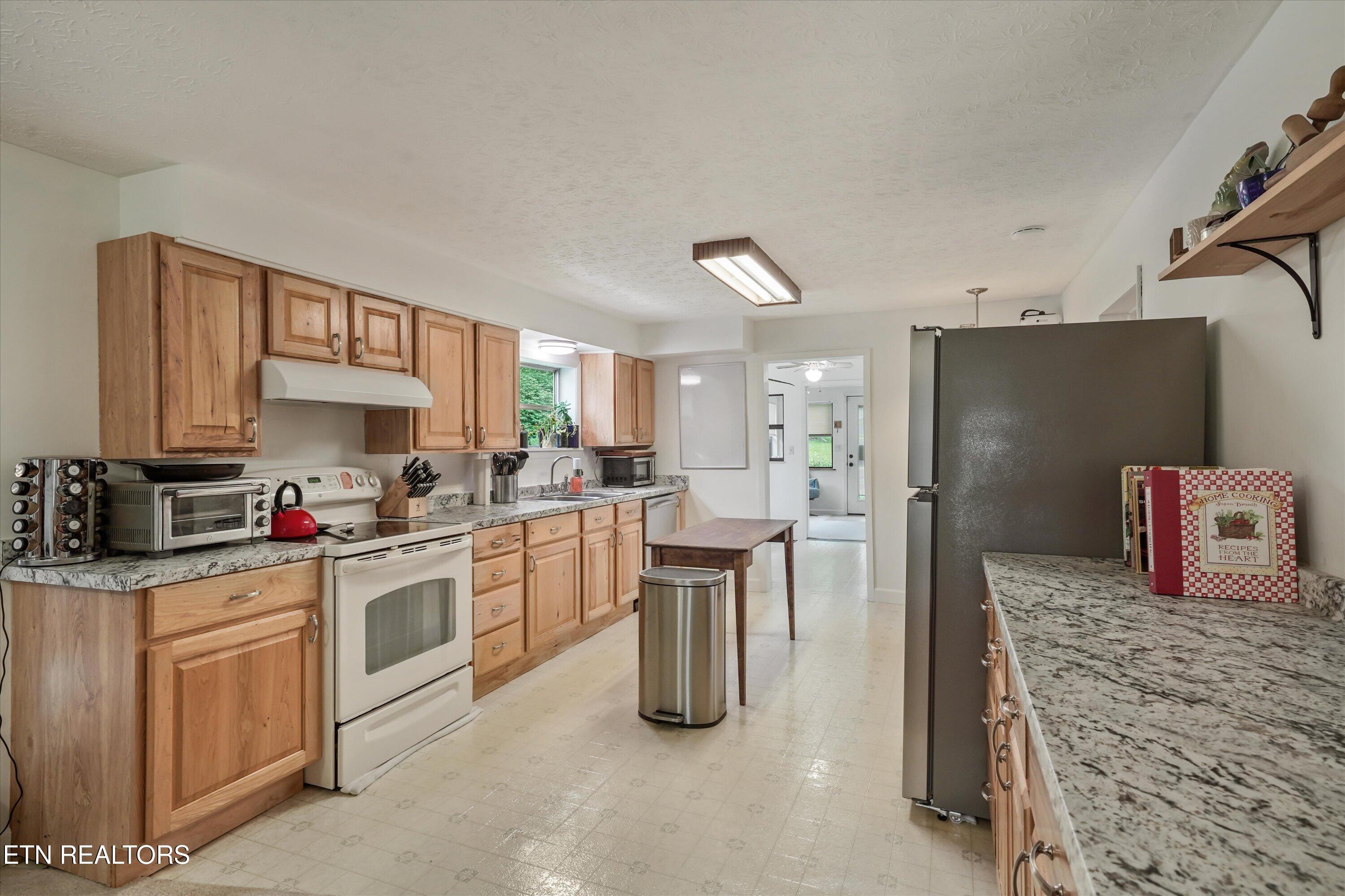 127 Mountain Road Oliver Springs TN 37840