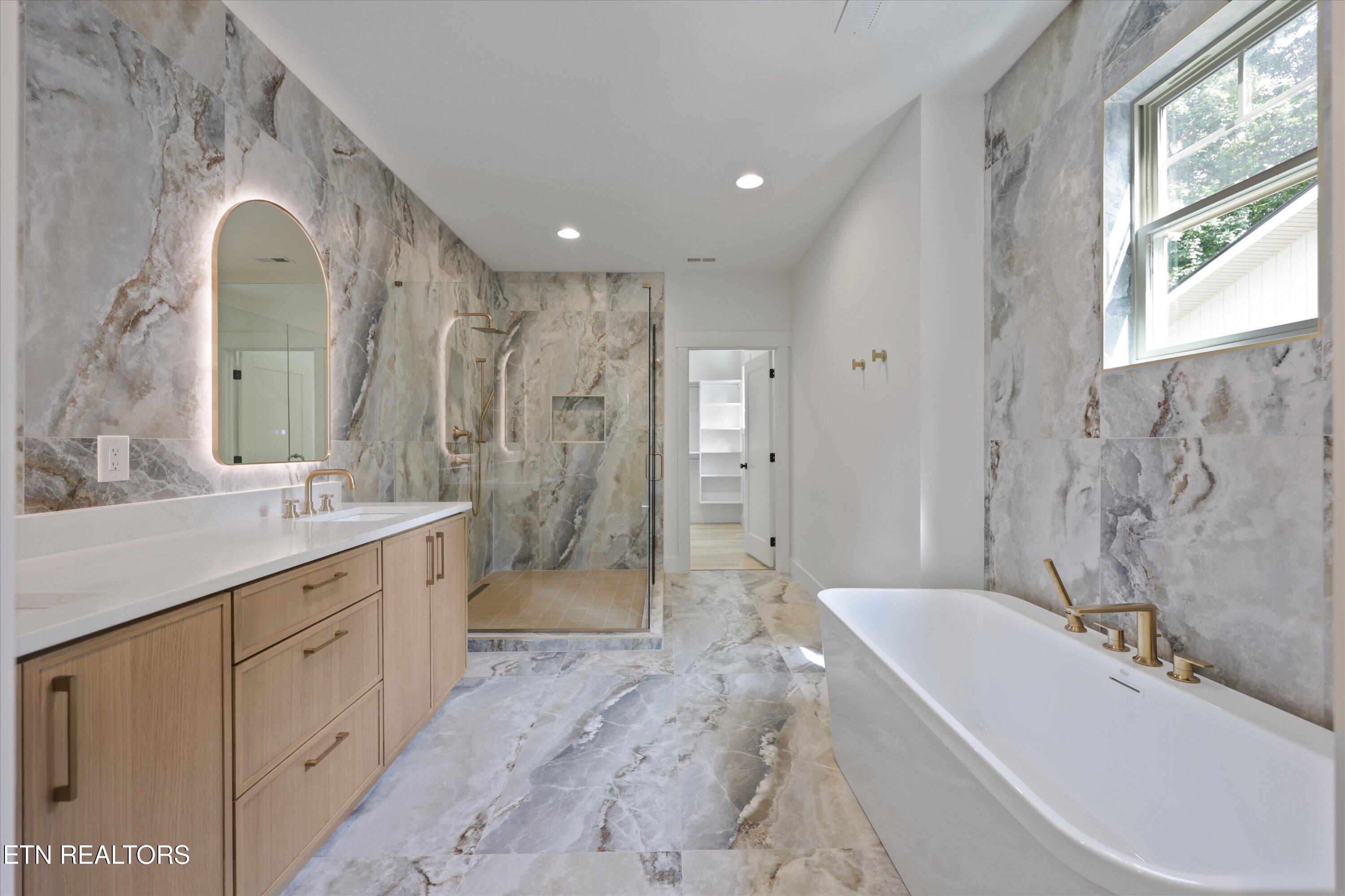 239 Ootsima Way Loudon TN 37774