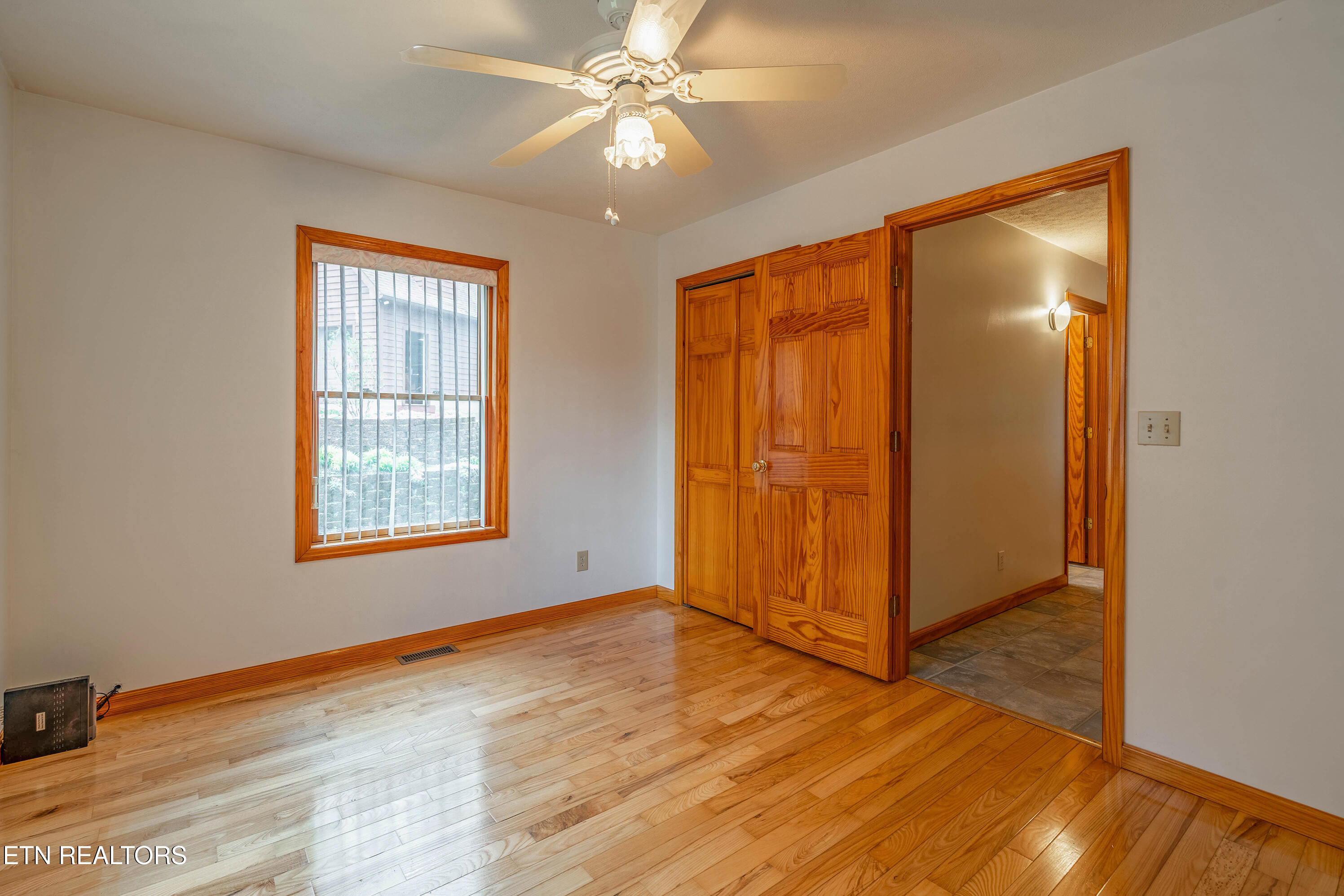 211 Wolf Run Caryville TN 37714