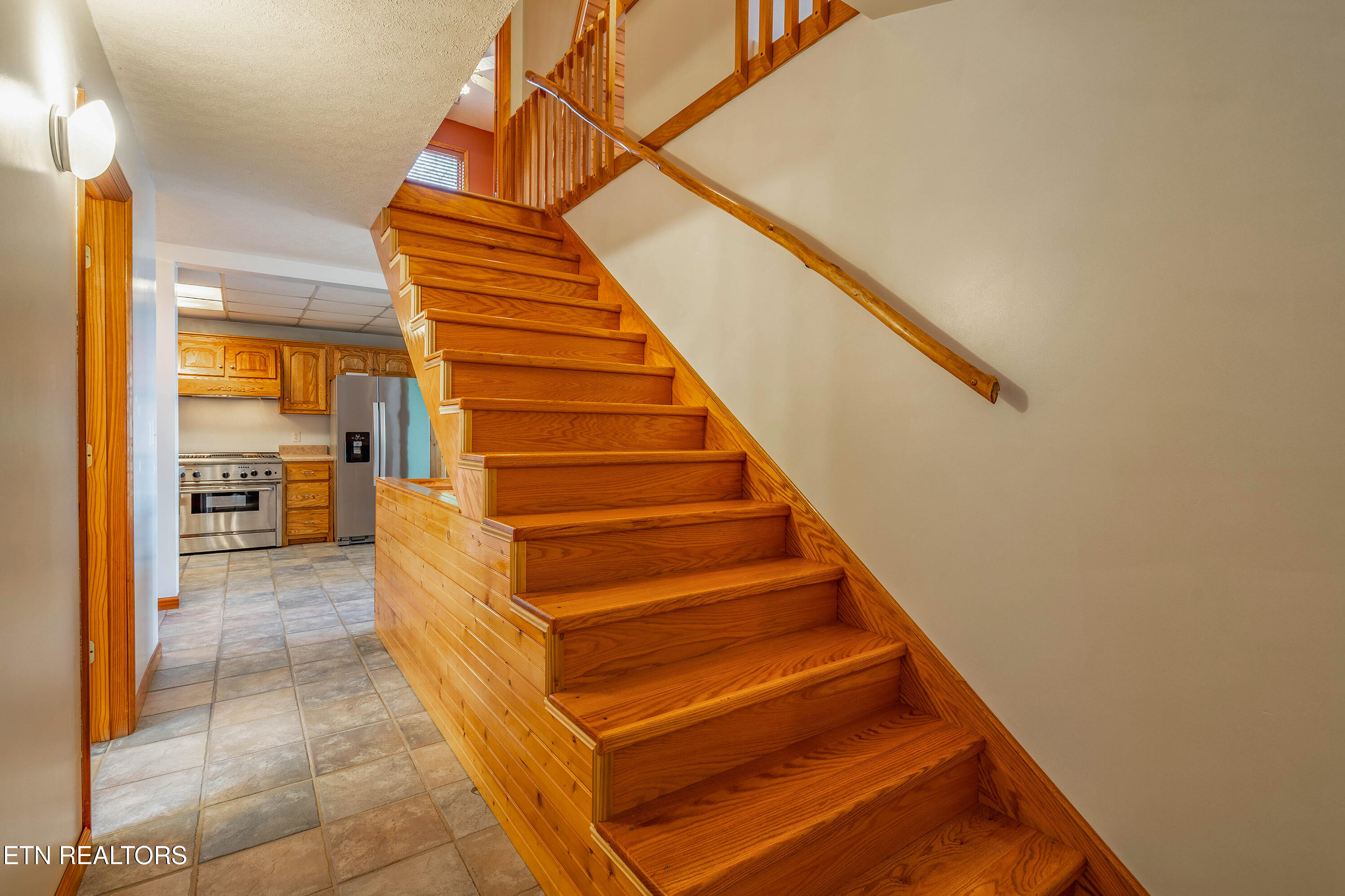 211 Wolf Run Caryville TN 37714