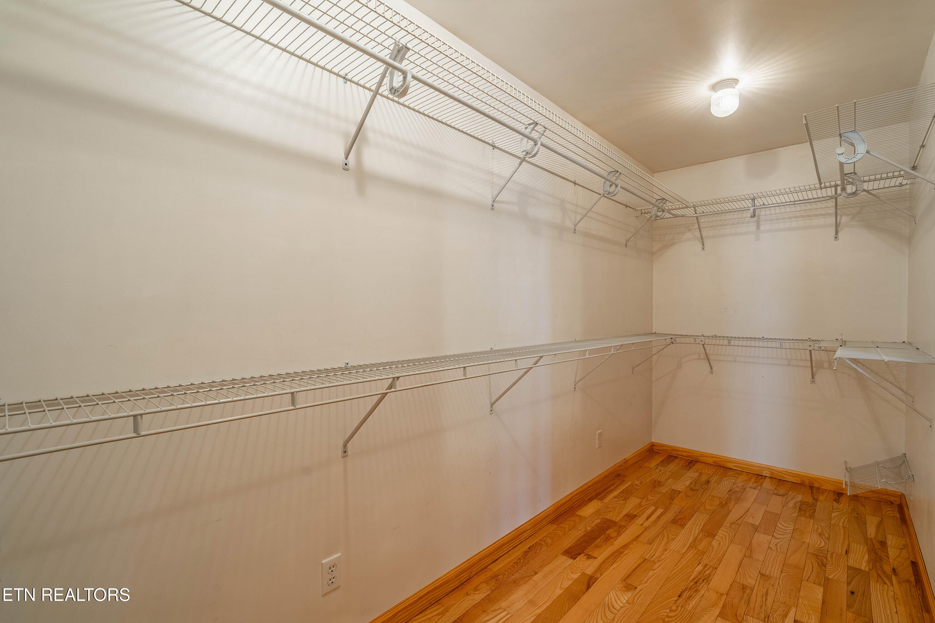 211 Wolf Run Caryville TN 37714