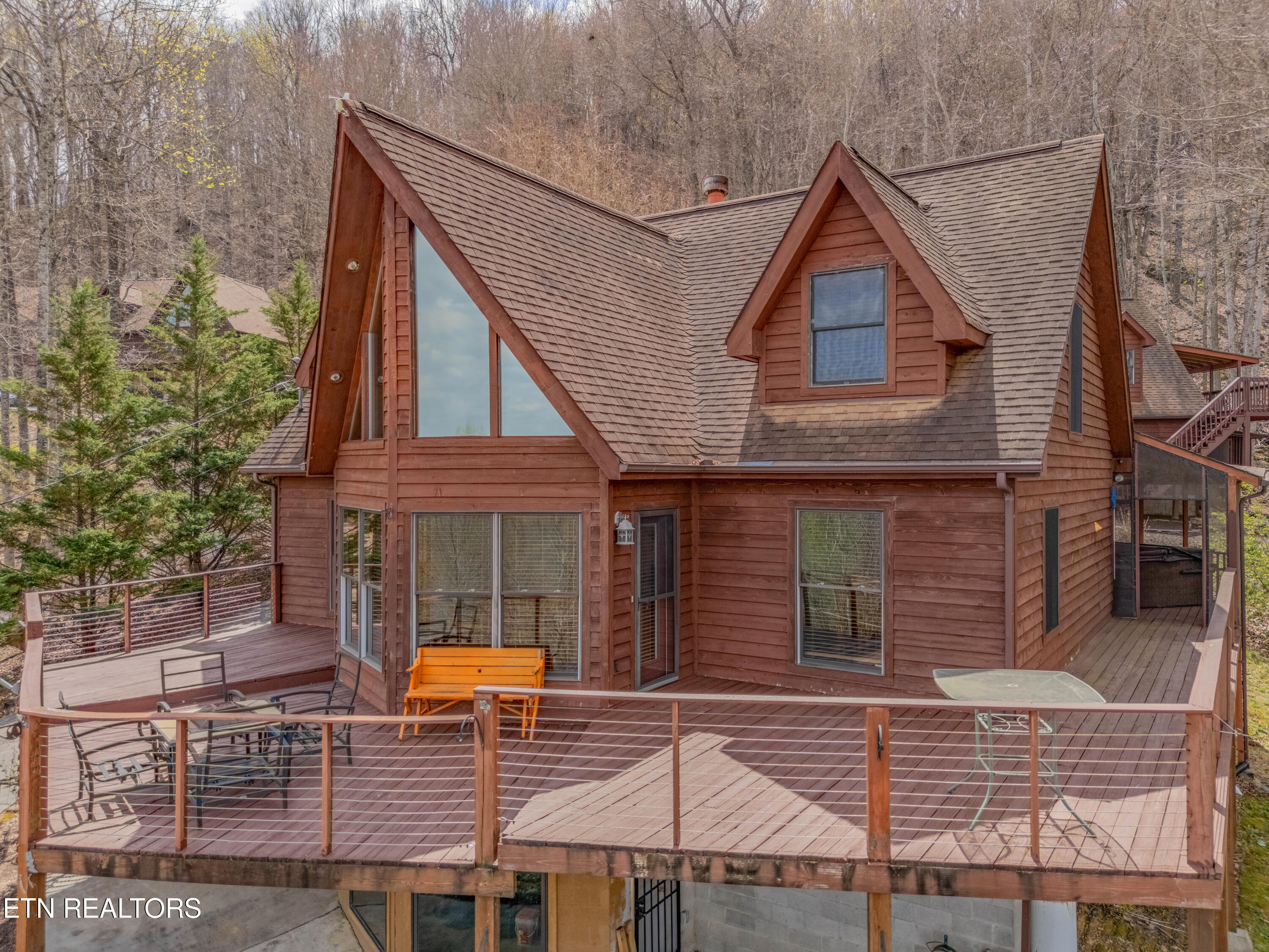 211 Wolf Run Caryville TN 37714