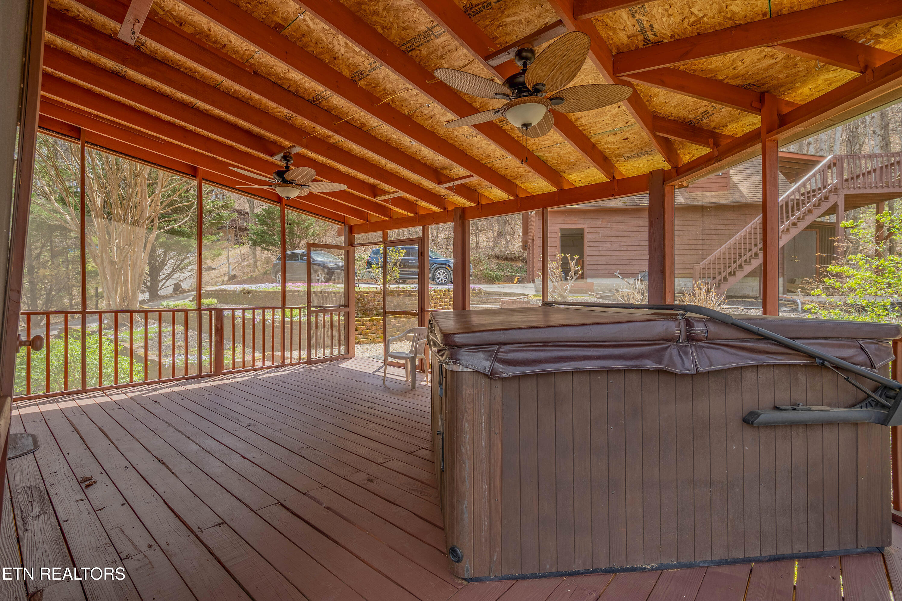 211 Wolf Run Caryville TN 37714