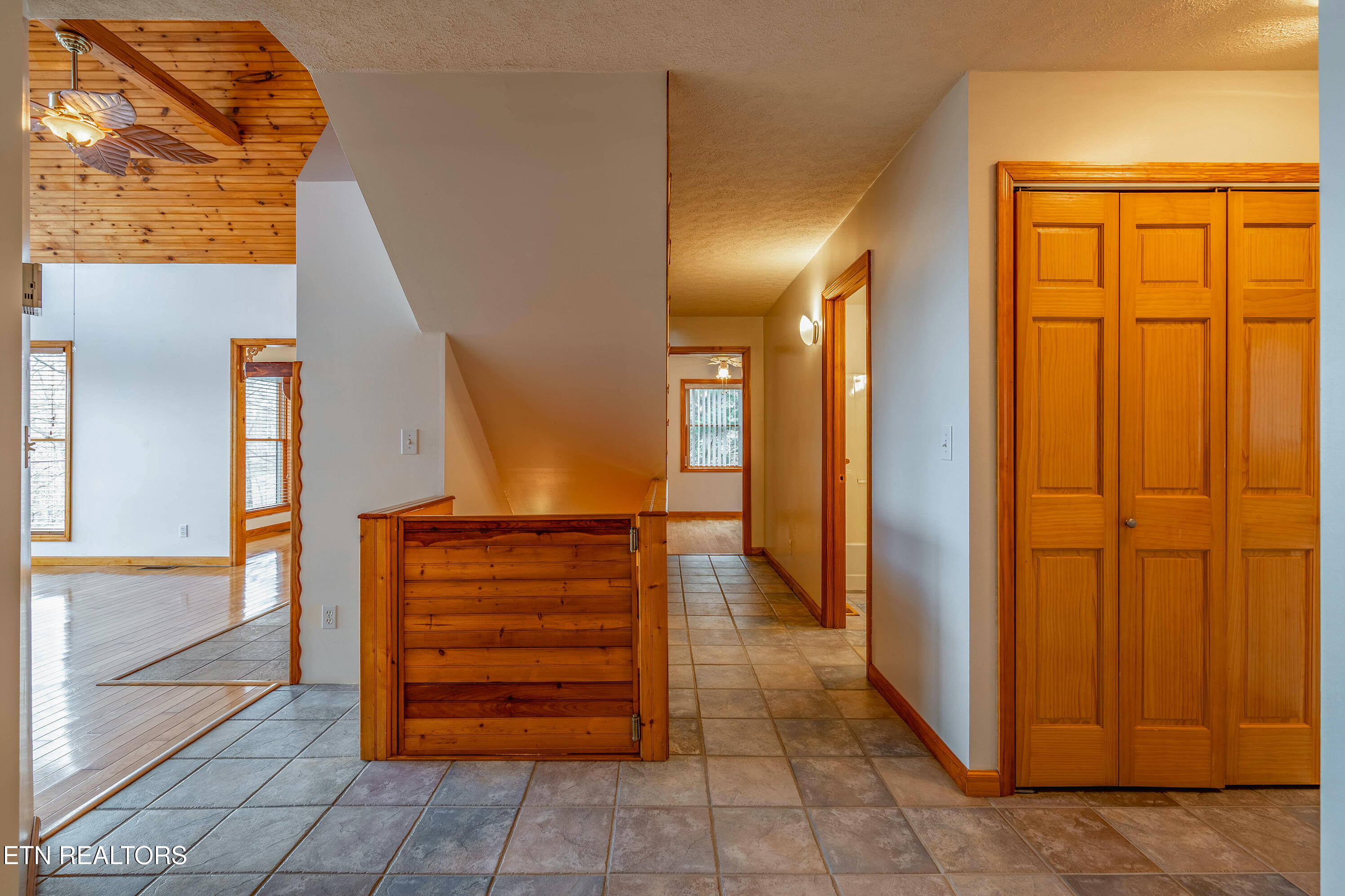 211 Wolf Run Caryville TN 37714