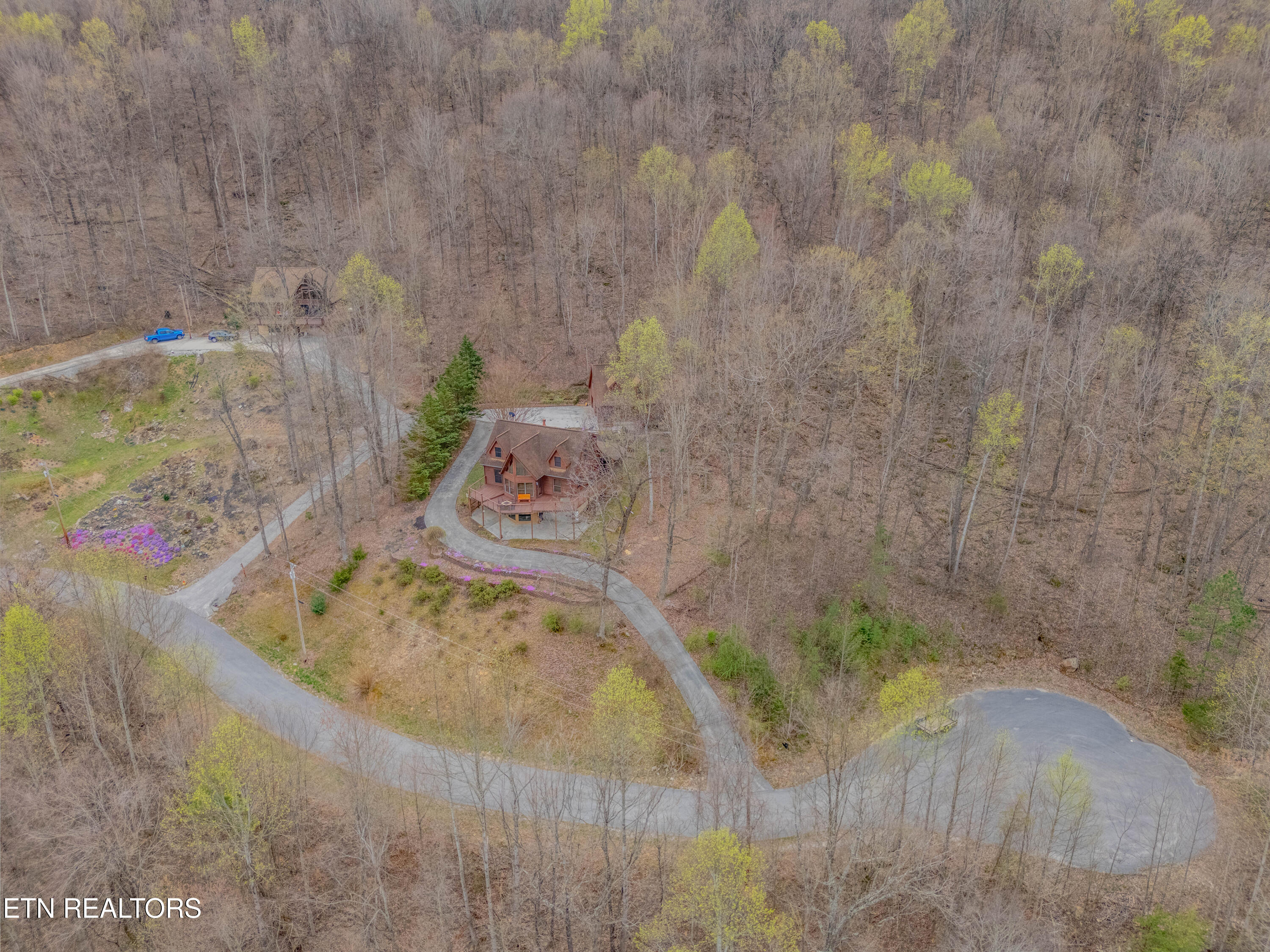 211 Wolf Run Caryville TN 37714