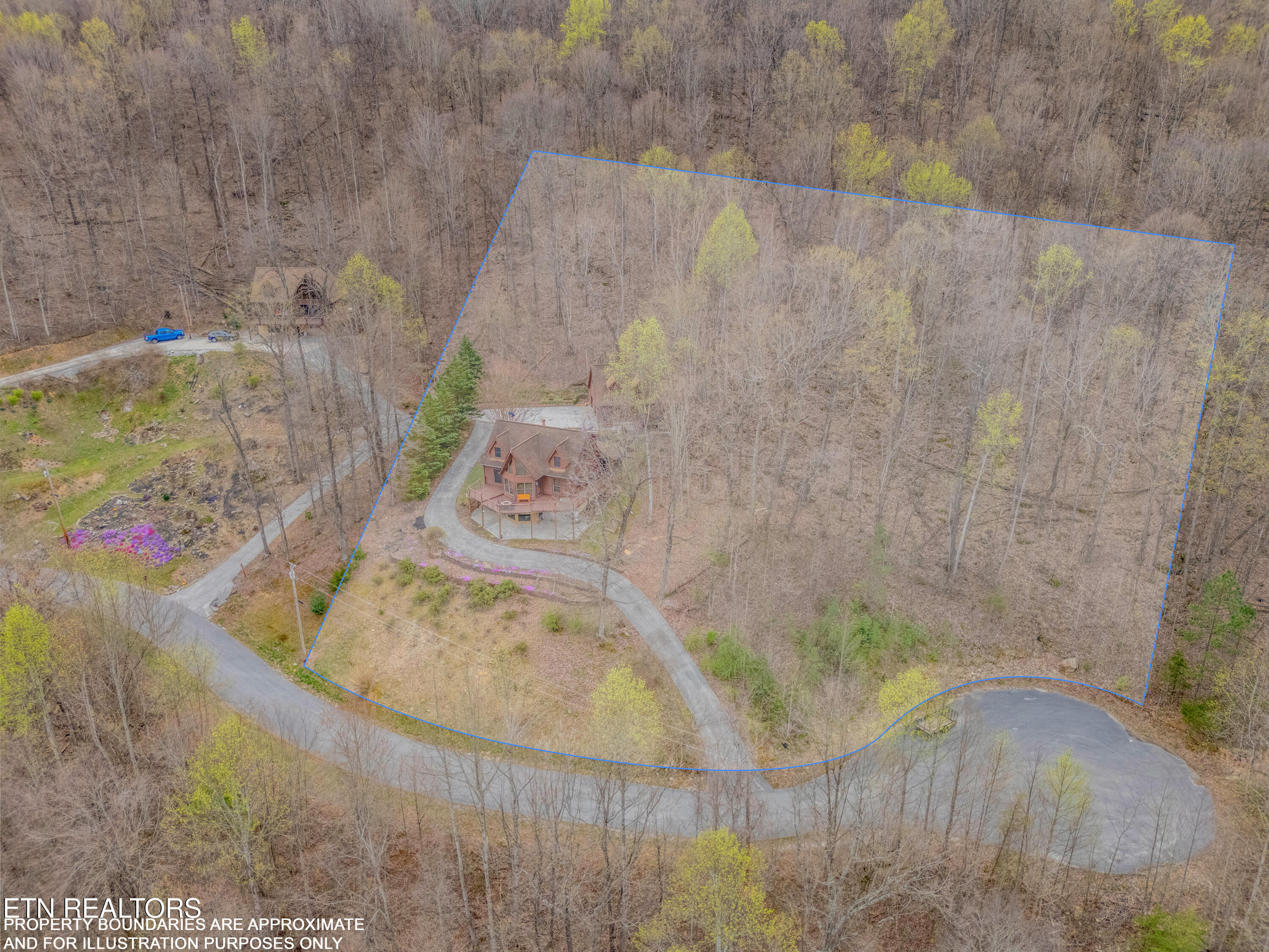 211 Wolf Run Caryville TN 37714