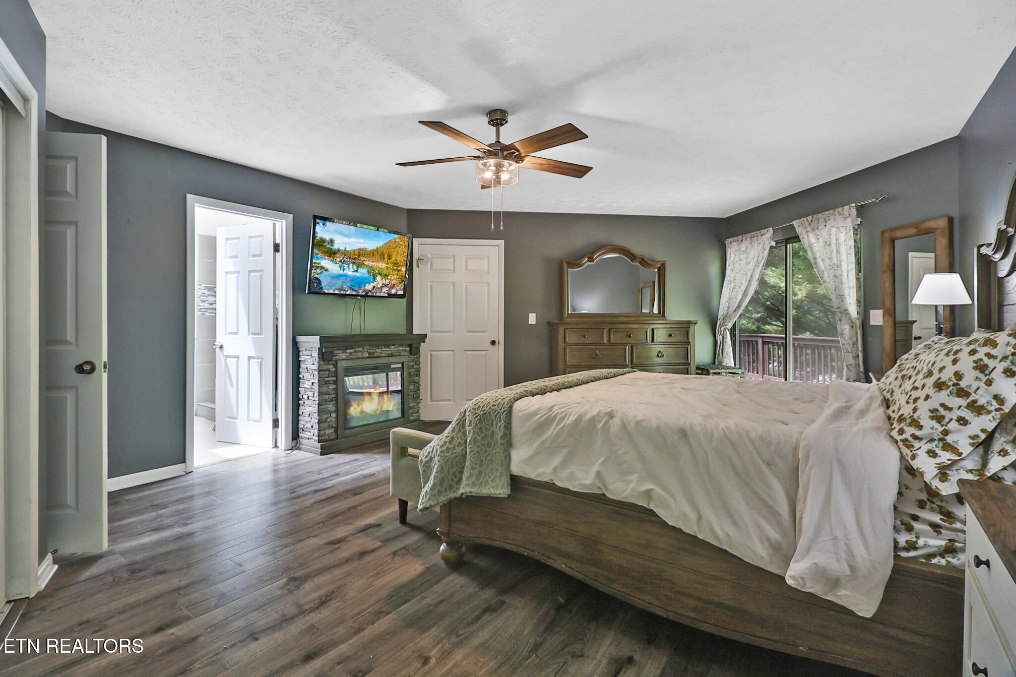 335 Old Tacora Hills Road Clinton TN 37716