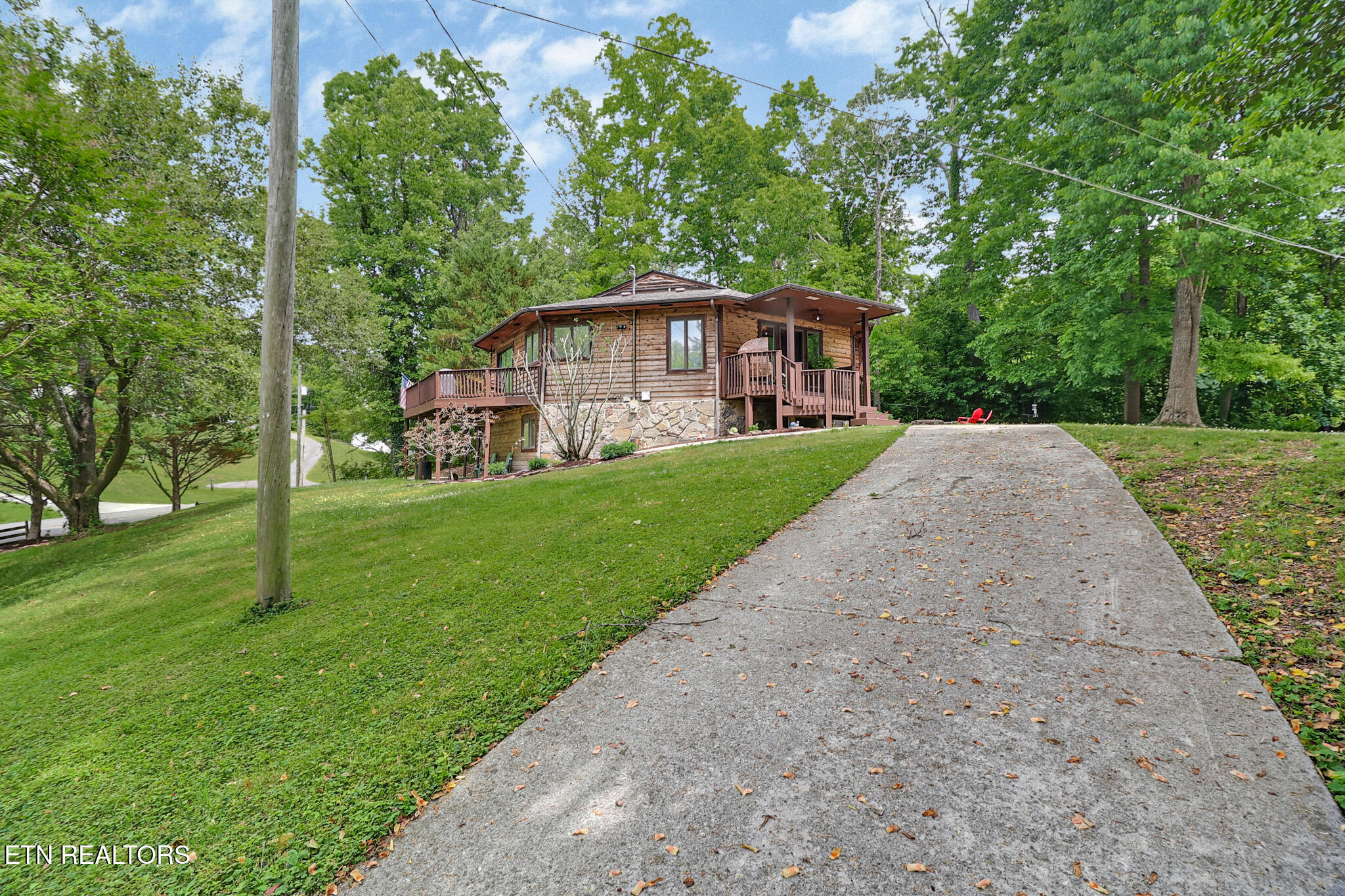 335 Old Tacora Hills Road Clinton TN 37716