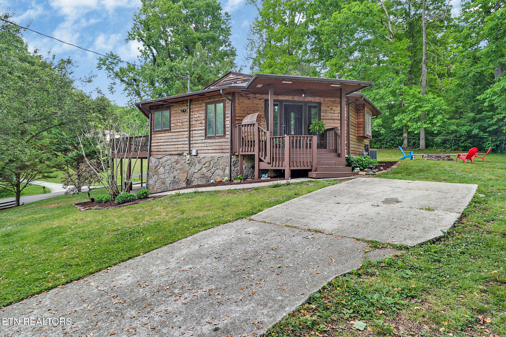 335 Old Tacora Hills Road Clinton TN 37716