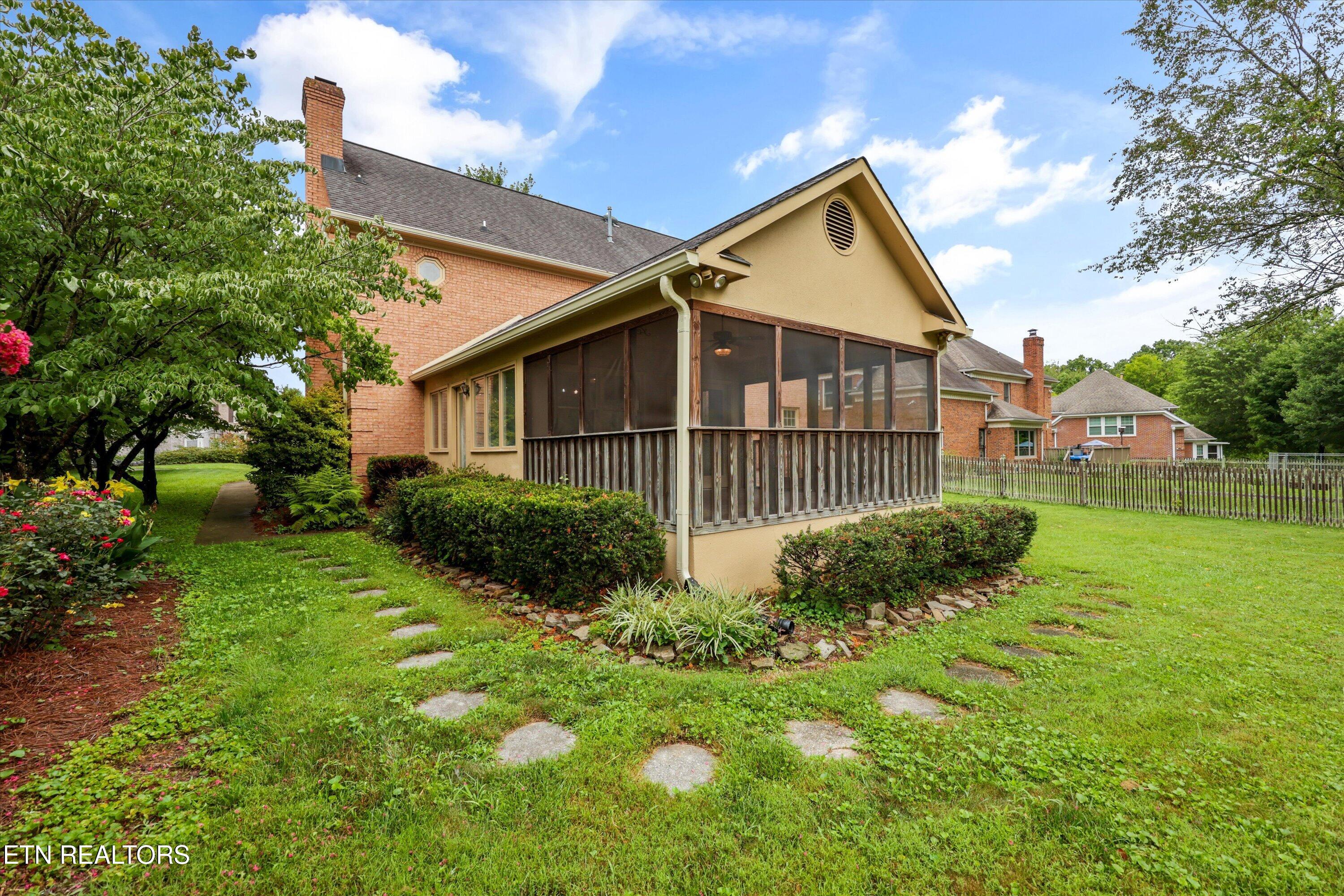 882 Hansmore Place Knoxville TN 37919