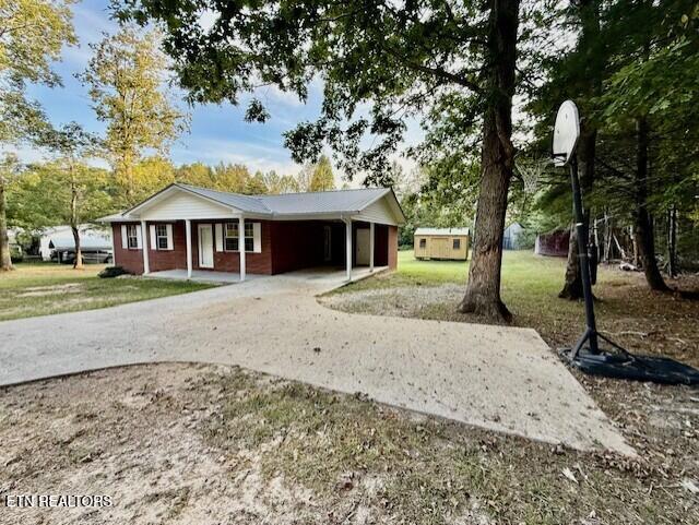 3561 Grave Hill Road Oneida TN 37841