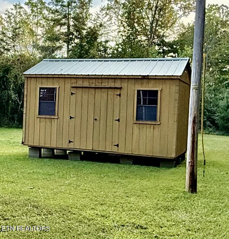 3561 Grave Hill Road Oneida TN 37841