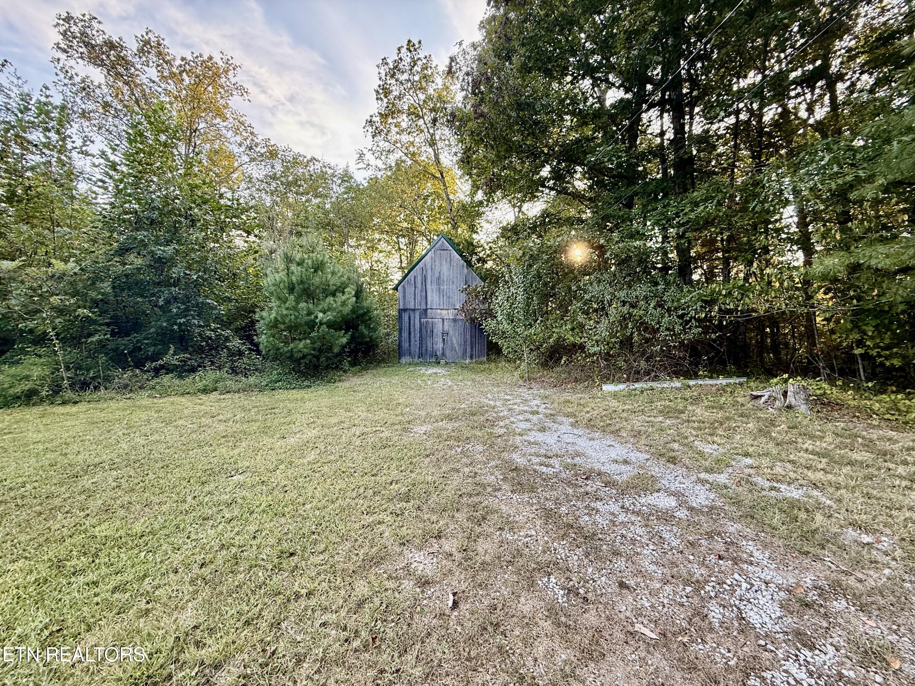 3561 Grave Hill Road Oneida TN 37841