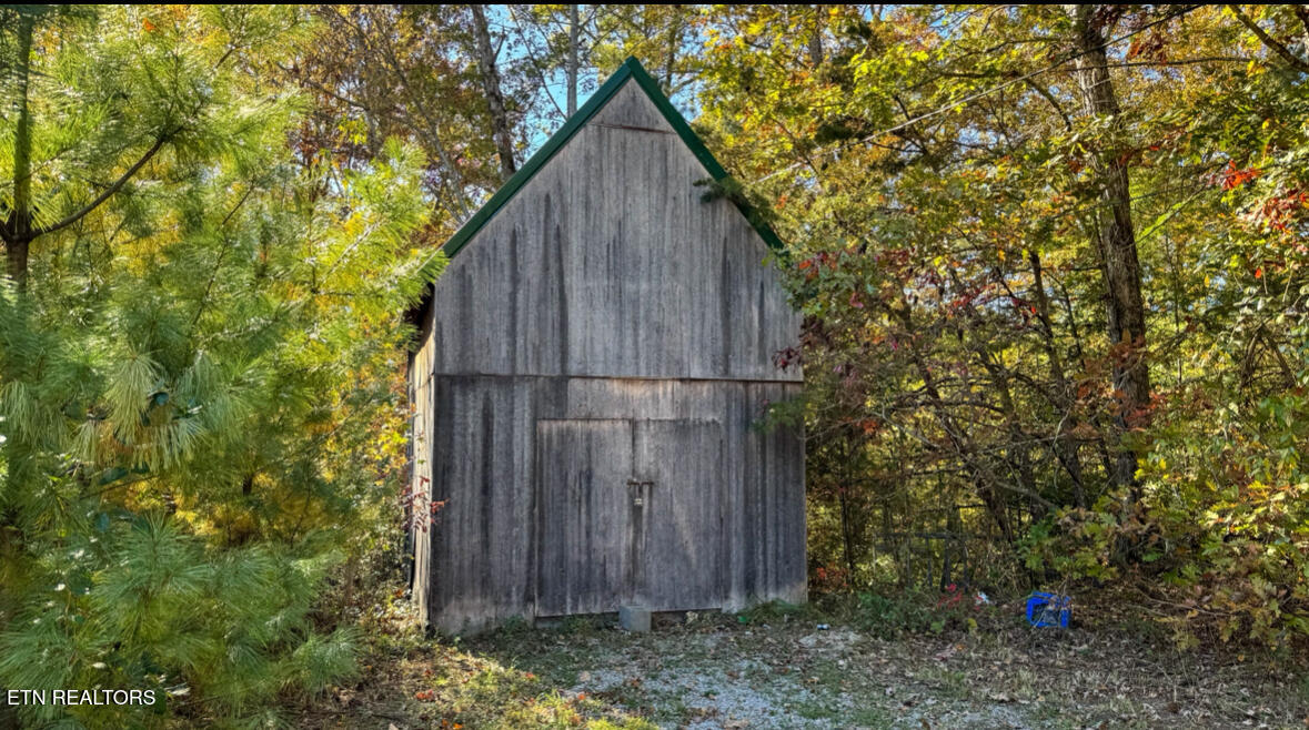 3561 Grave Hill Road Oneida TN 37841