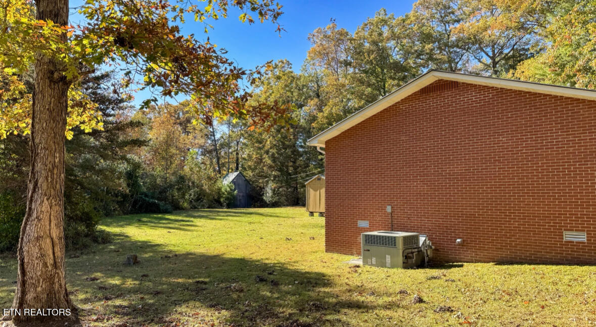 3561 Grave Hill Road Oneida TN 37841