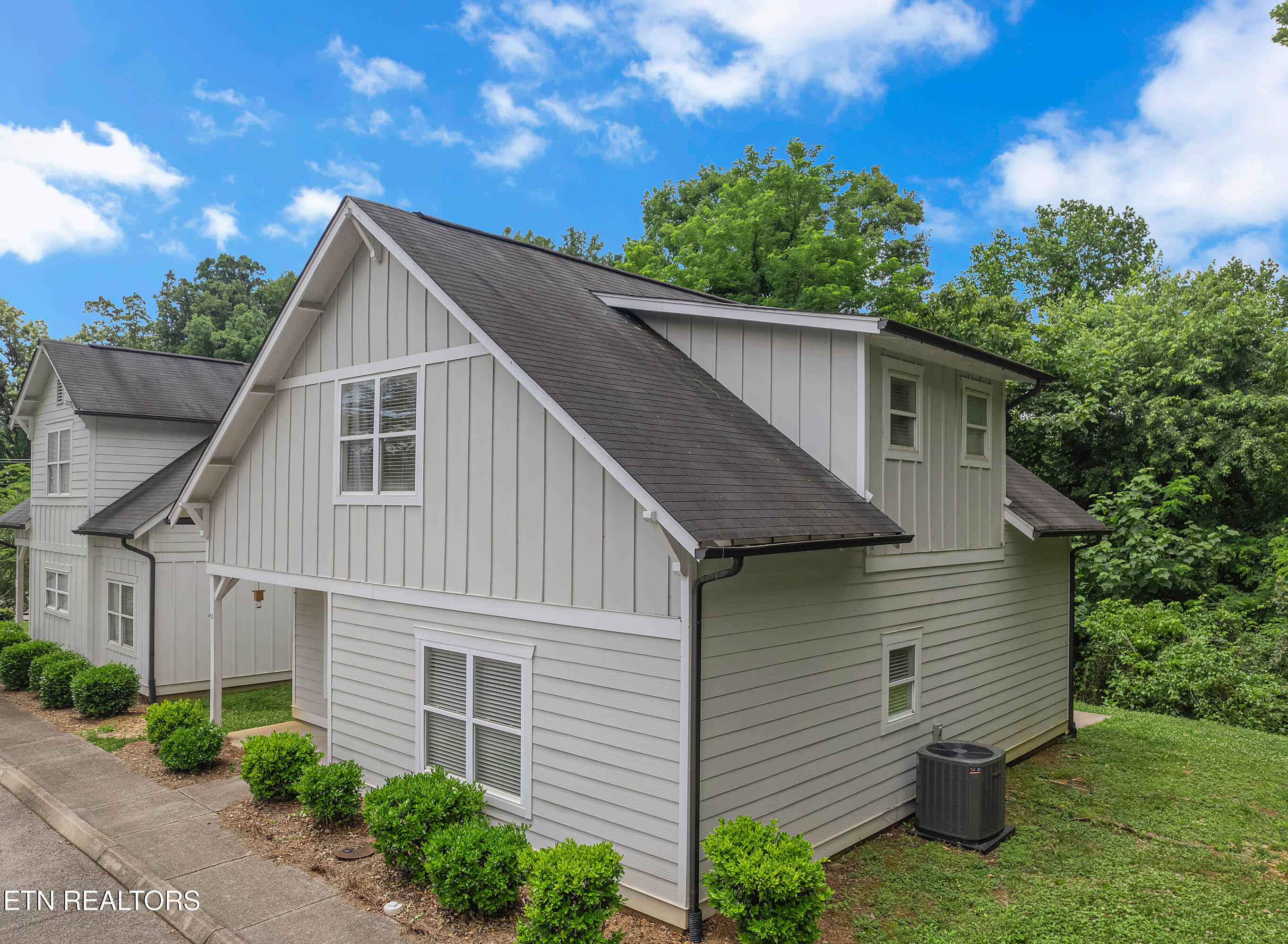 1334 Apple Blossom Way Knoxville TN 37920