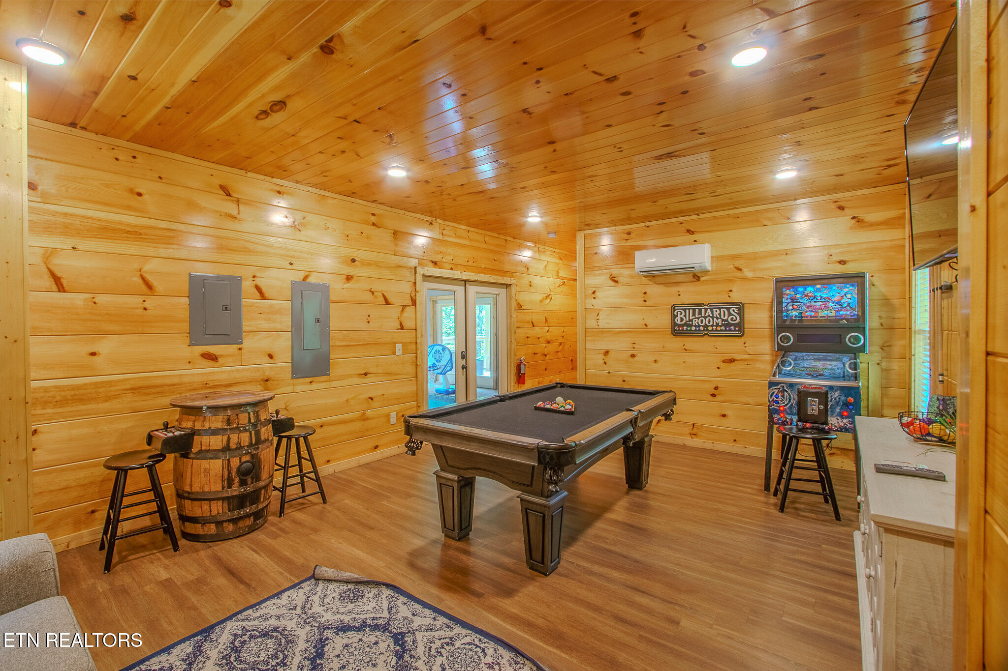 1543 Bear Valley Road Sevierville TN 37876
