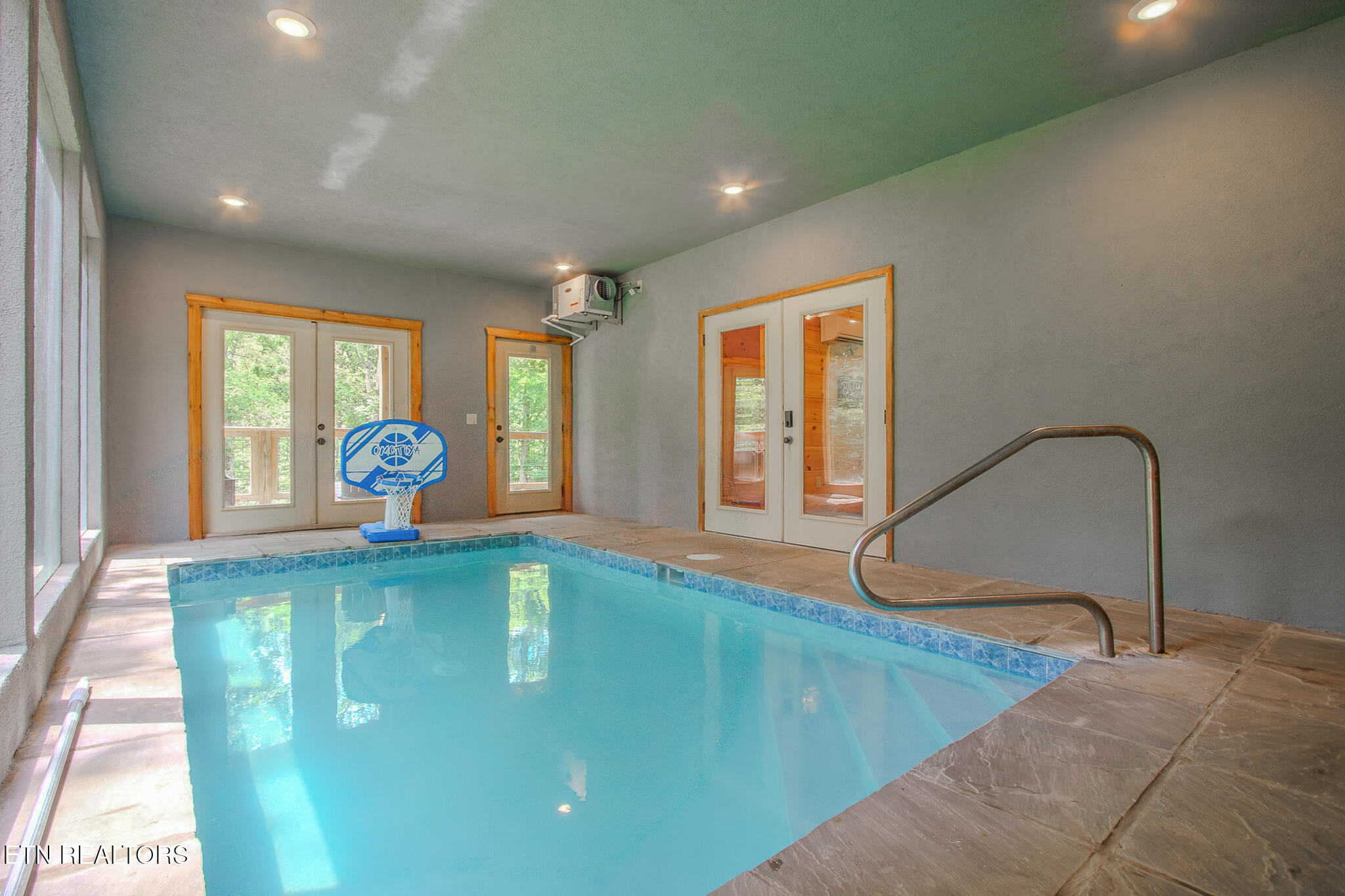 1543 Bear Valley Road Sevierville TN 37876