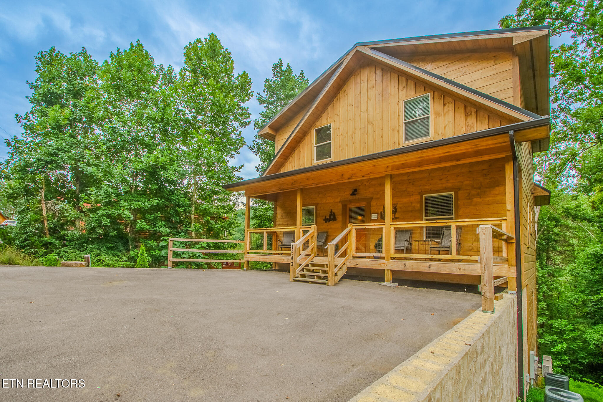 1543 Bear Valley Road Sevierville TN 37876
