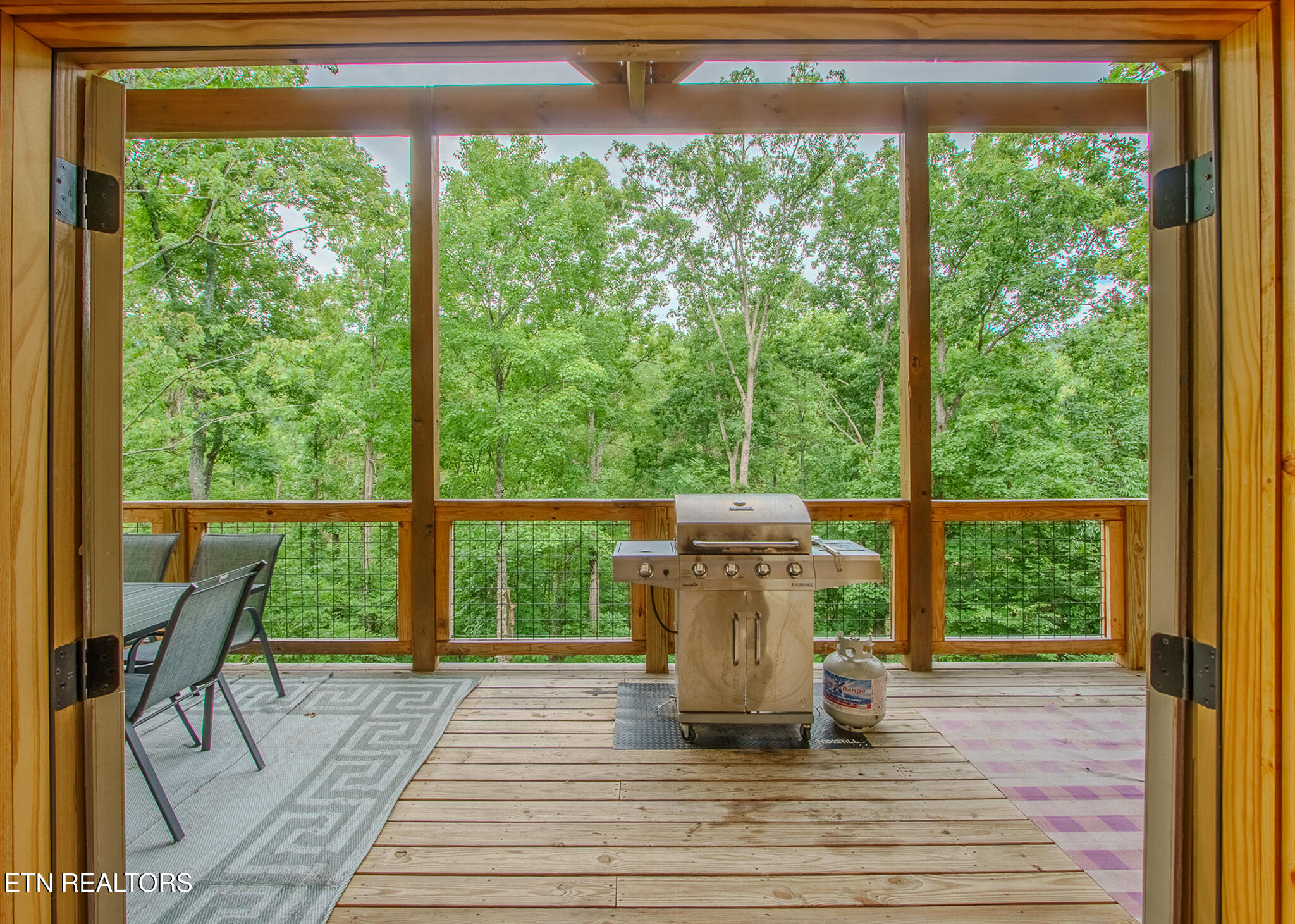 1543 Bear Valley Road Sevierville TN 37876