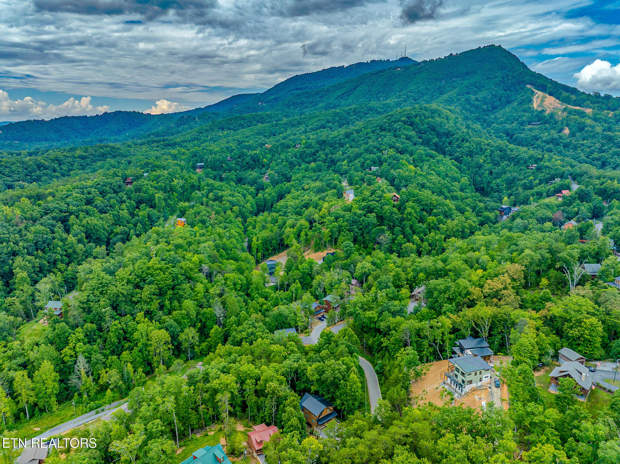 1543 Bear Valley Road Sevierville TN 37876