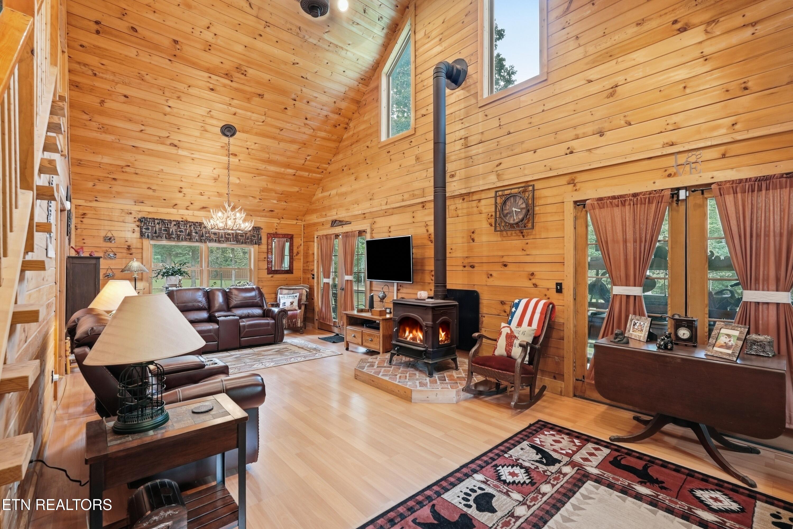 246 Cross Drive Monterey TN 38574