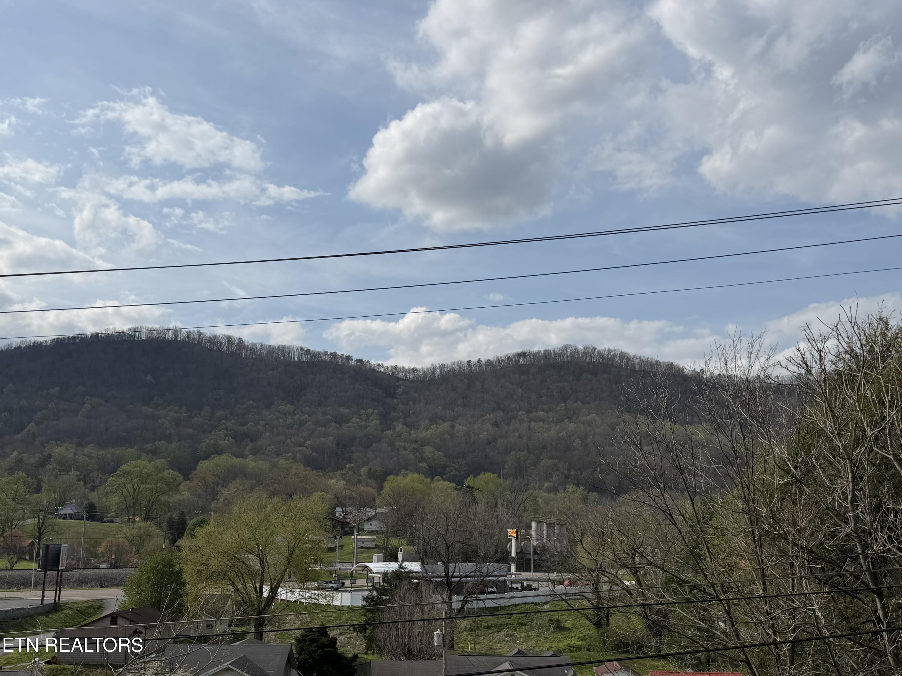 717 Cherry Street Lafollette TN 37766