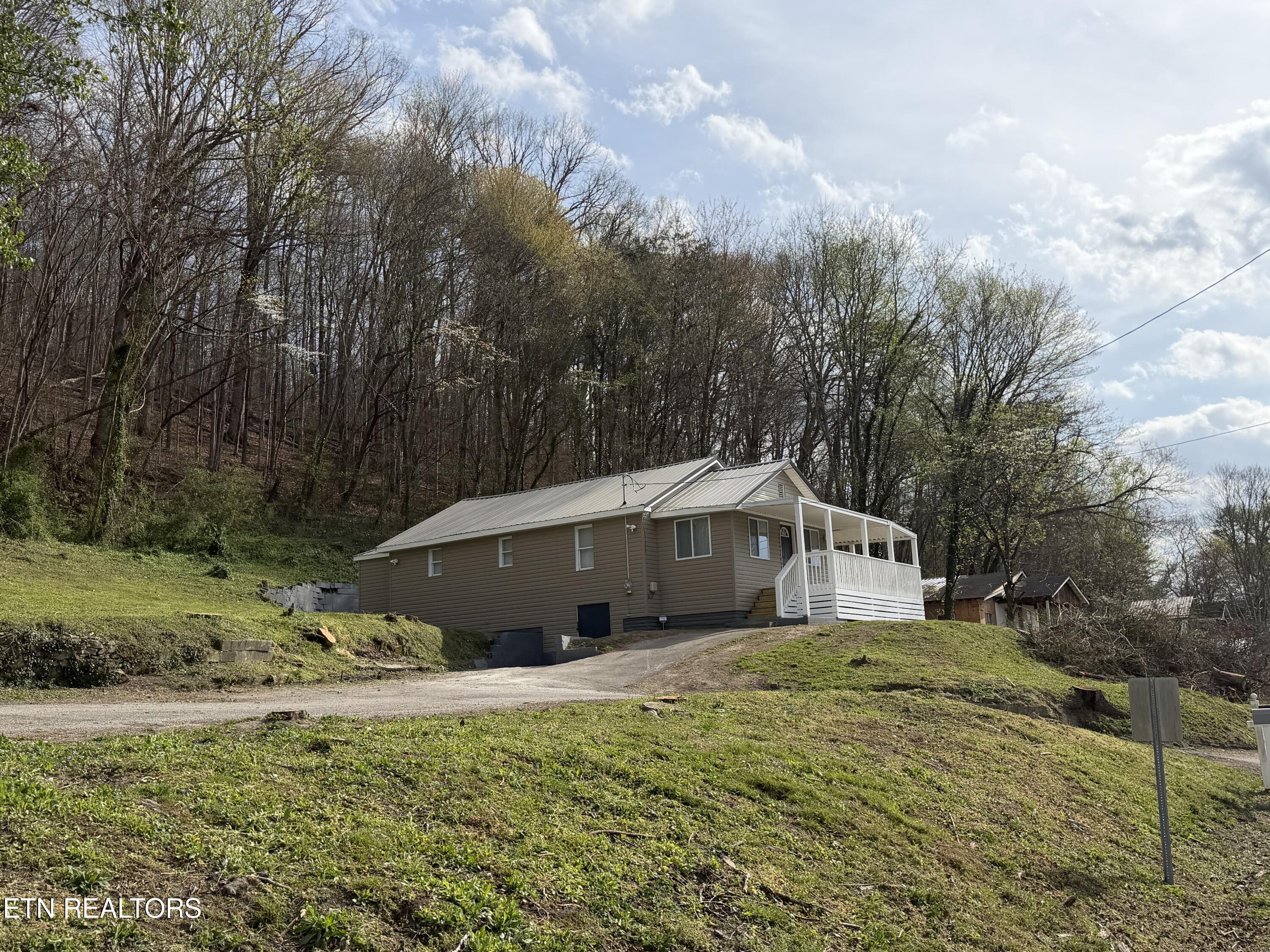 717 Cherry Street Lafollette TN 37766